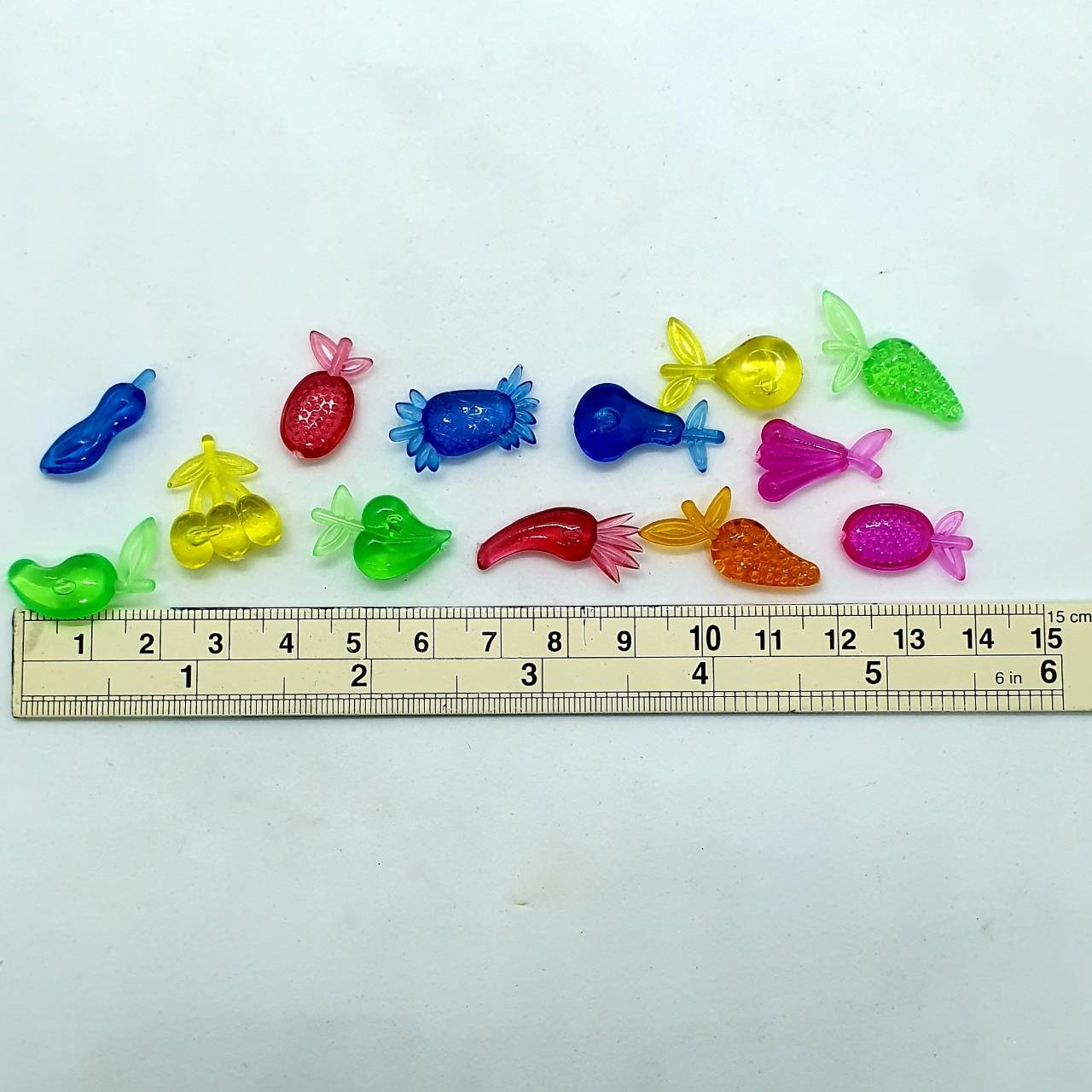 ตัวผลไม้ใสคละสี