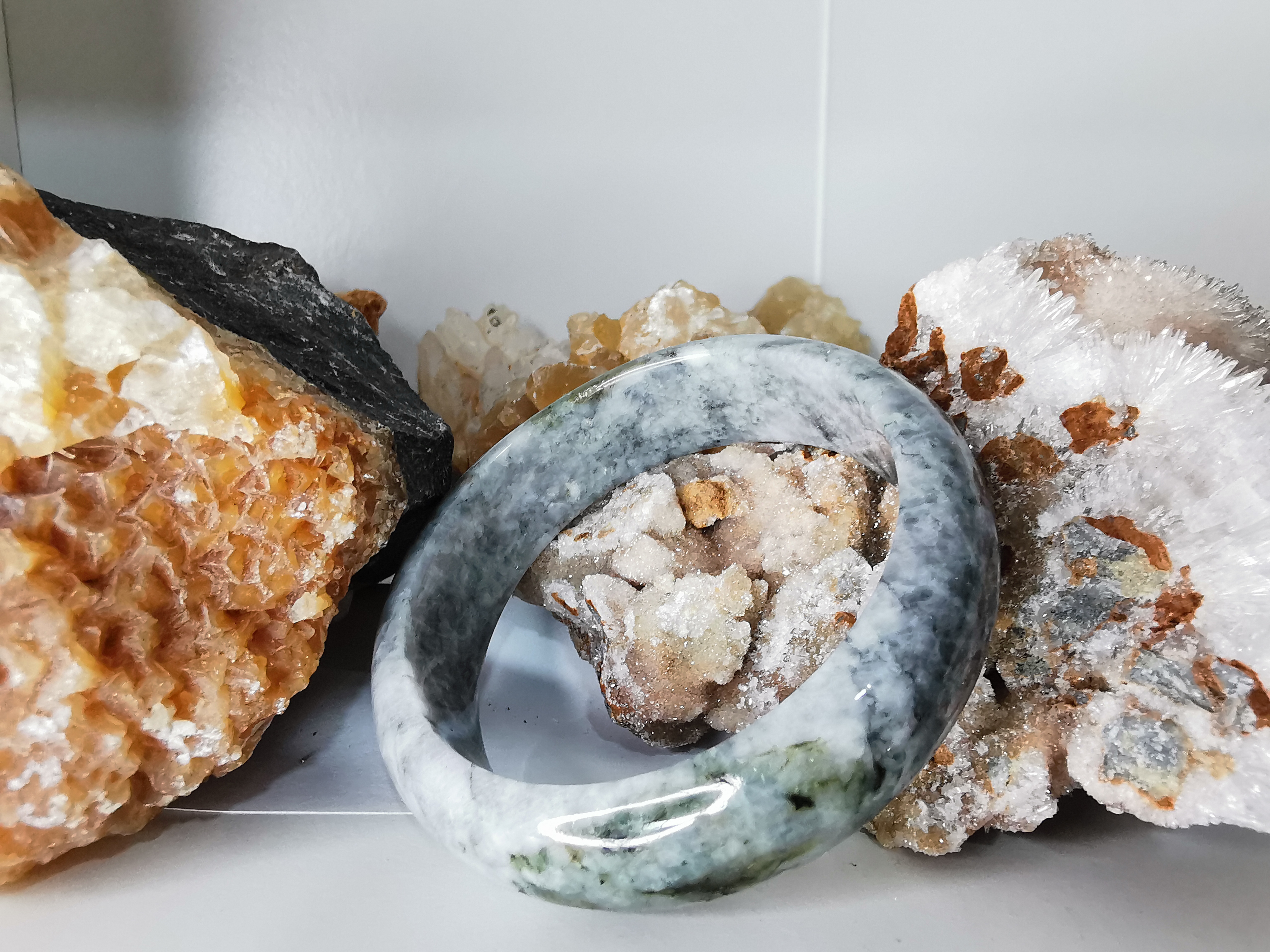 Grey Black White Green Jade Bangle กำไลหยกเจไดต์แท้ Diameter/ เส้นผ่านศูนย์กลางด้านใน 56 mm.