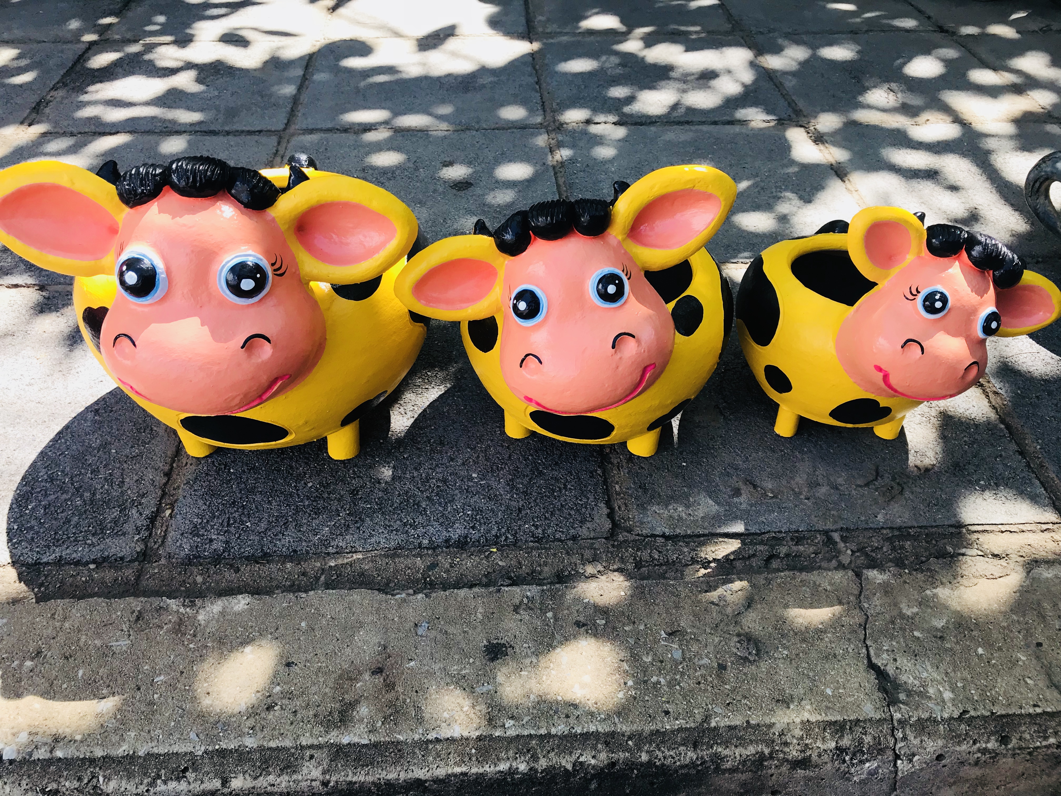 กระถางดินชุดครอบครัววัวแฟนซี