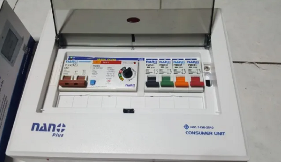 ตู้กันดูด ตู้คอนซูมเมอร์ยูนิต8ช่อง 4ลูกย่อย NANO PLUS รุ่น NNP63ADJ-08 (เมนกันดูด RCBOปรับmA,63A+ลูกย่อย4ลูก)