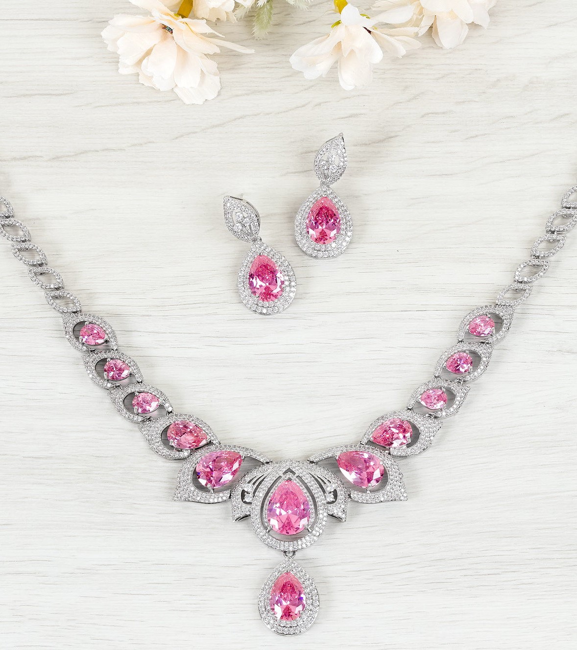 PINK SAPPHIRE DIAMOND 18K WHITE GOLD NECKLACE EARRING สร้อยคอ ต่างหู แซฟไฟร์สีชมพู ล้อมเพชร ทอง 18K Pre-order