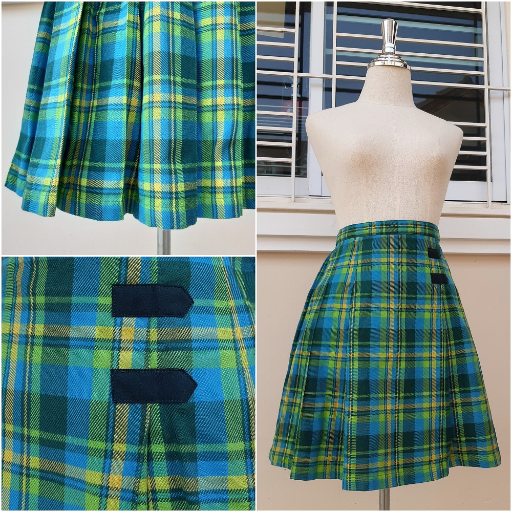 กระโปรงพลีทสั้นลายสก็อต