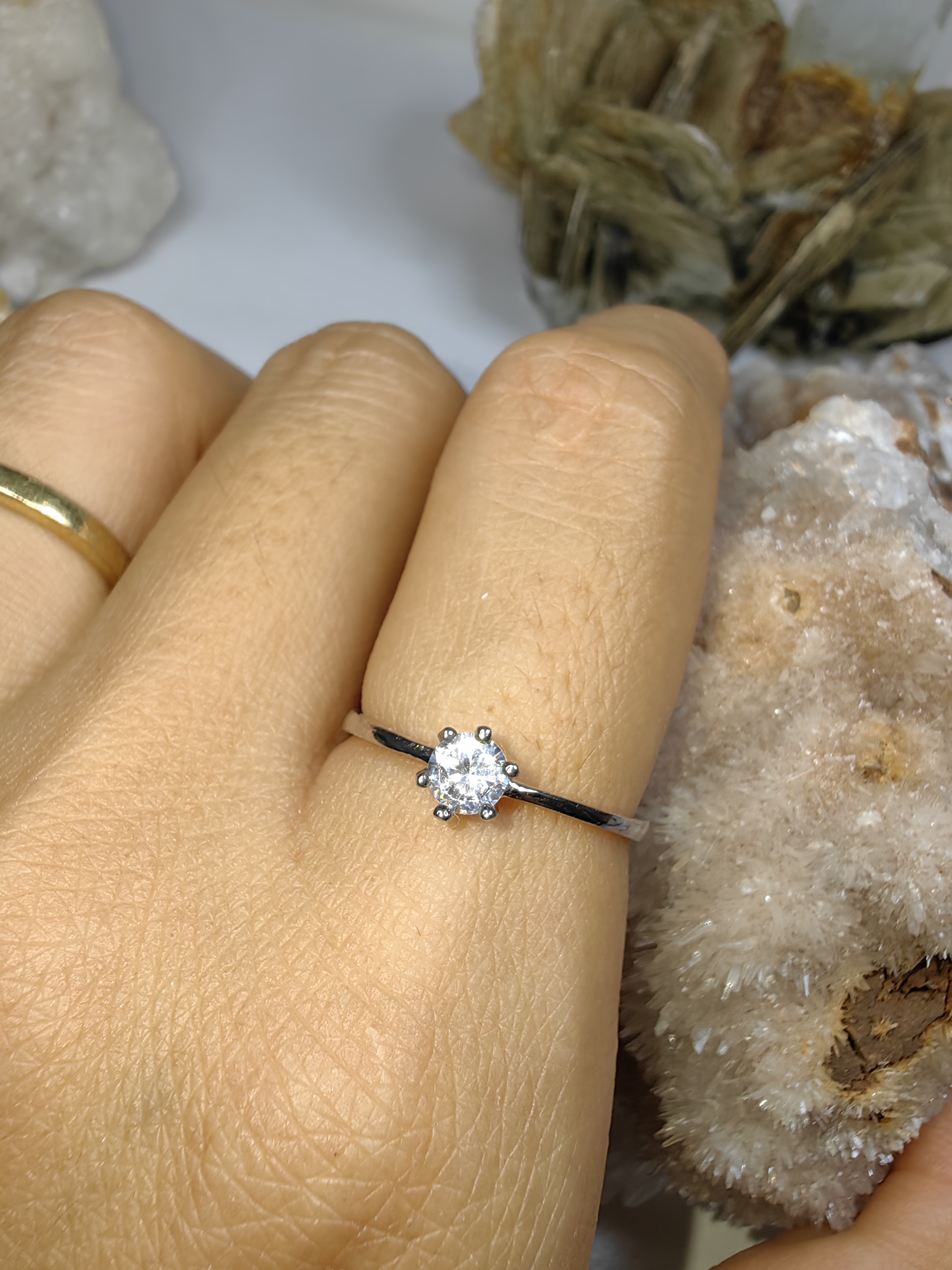 แหวนเพชร CZ เงินแท้ 92.5% Cubic Zirconia 925 Sterling Silver Ring Size 55