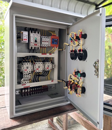 ตู้ควบคุมปั๊มน้ำระบบ 15 Hp 380 v ( star delta ) ทำงานร่วมกับระบบลูกลอยไฟฟ้า220V ตู้กันน้ำ2ชั้น