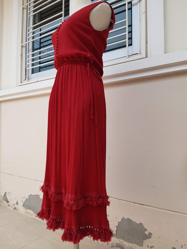 เดรสญี่ปุ่นสีแดงเข้ม เอวรูดเชือก 2 ฝั่ง ผ้าไม่ต้องรีด