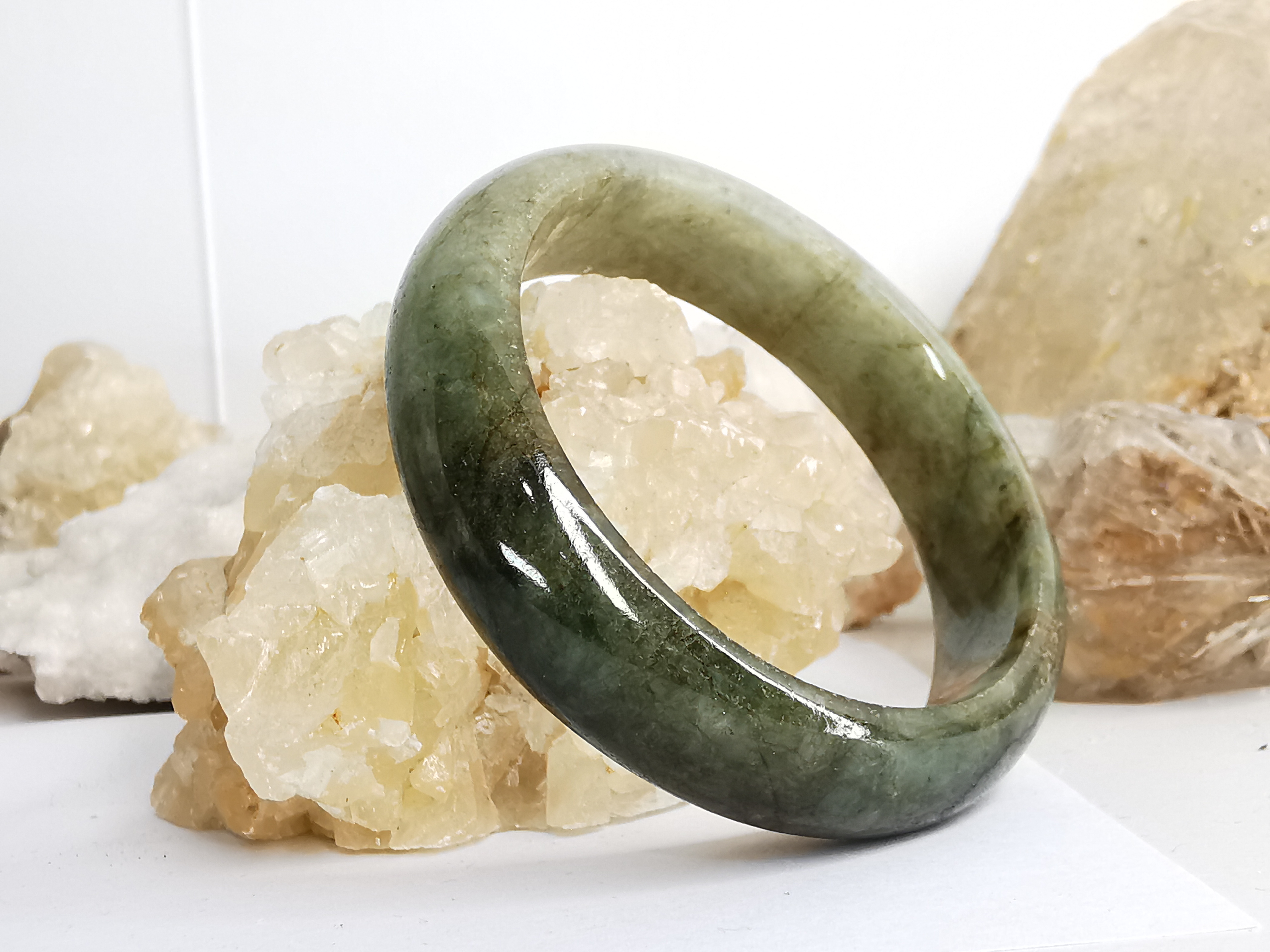 Green Brown Jade Bangle กำไลหยกเจไดต์แท้ Diameter/ เส้นผ่านศูนย์กลางด้านใน 51 mm.