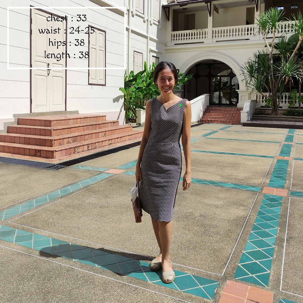 เดรสแขนกุดเข้ารูปสีดำลายจุด