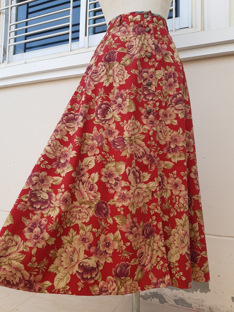 กระโปรงลายดอกกุหลาบแดง งานวินเทจแบรนด์ LizSport หายาก