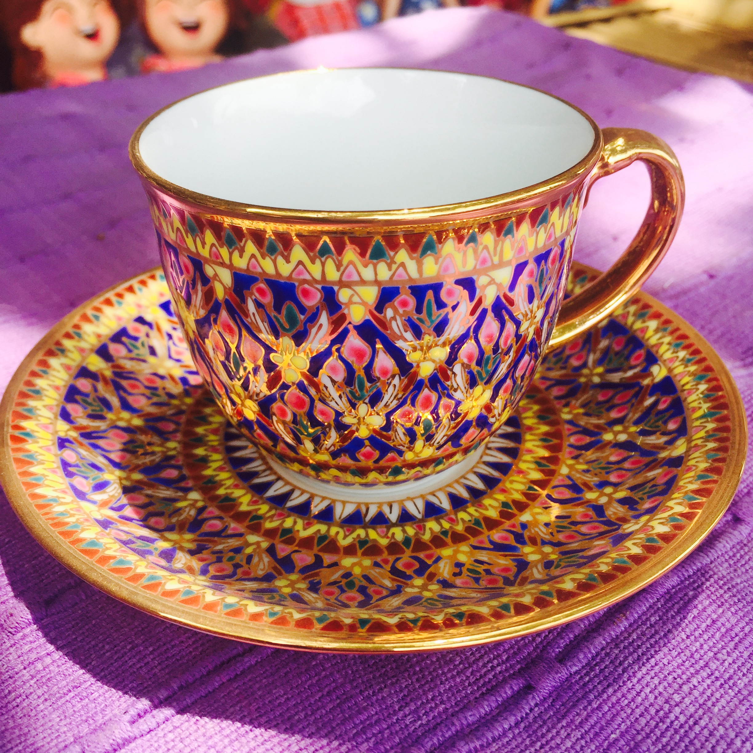 แก้วกาแฟเบญจรงค์