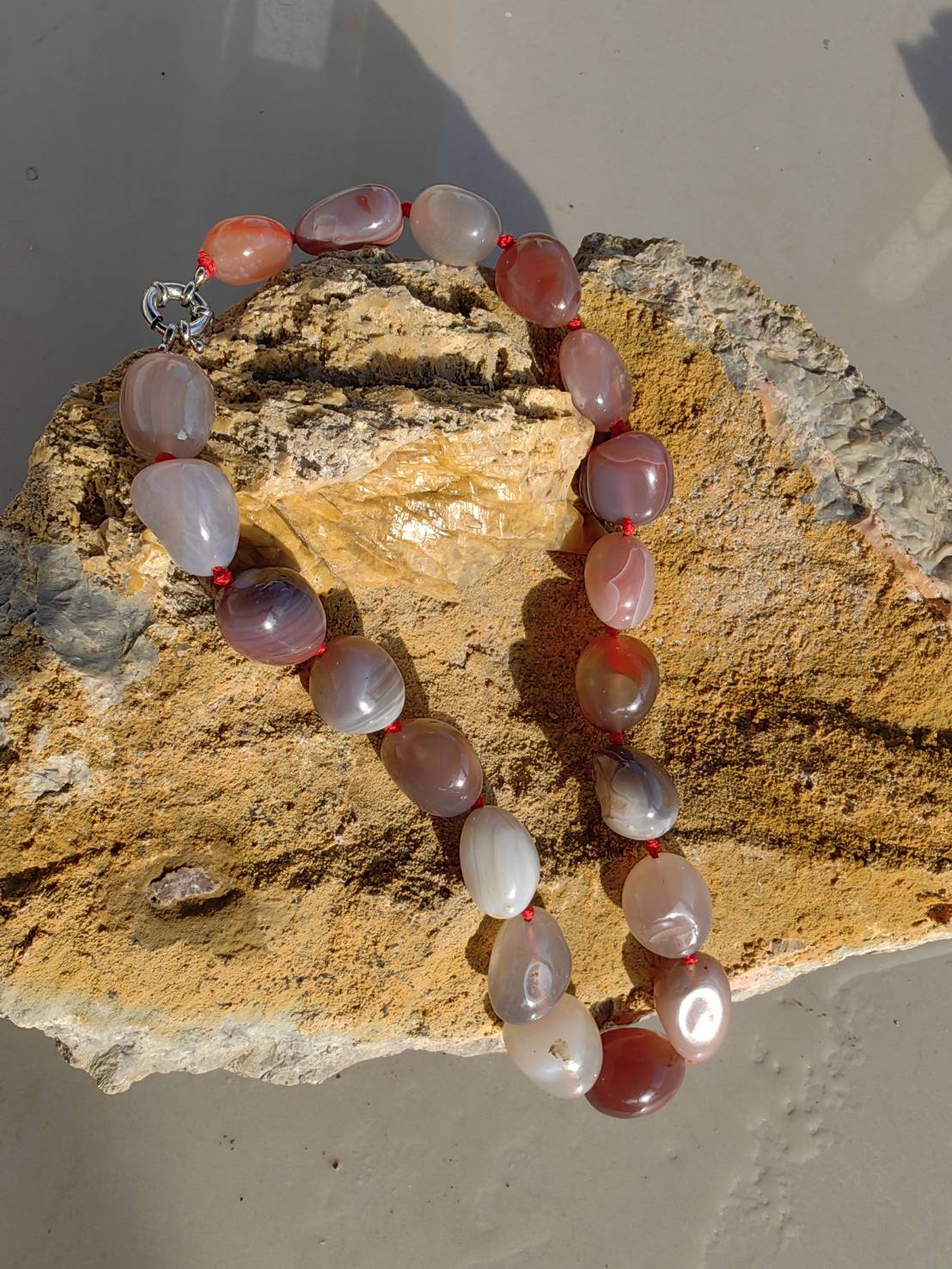 Orange White Brown Agate Necklace สร้อยคออาเกต สีส้ม ขาว น้ำตาล L 49 cm. 815.50 ct.