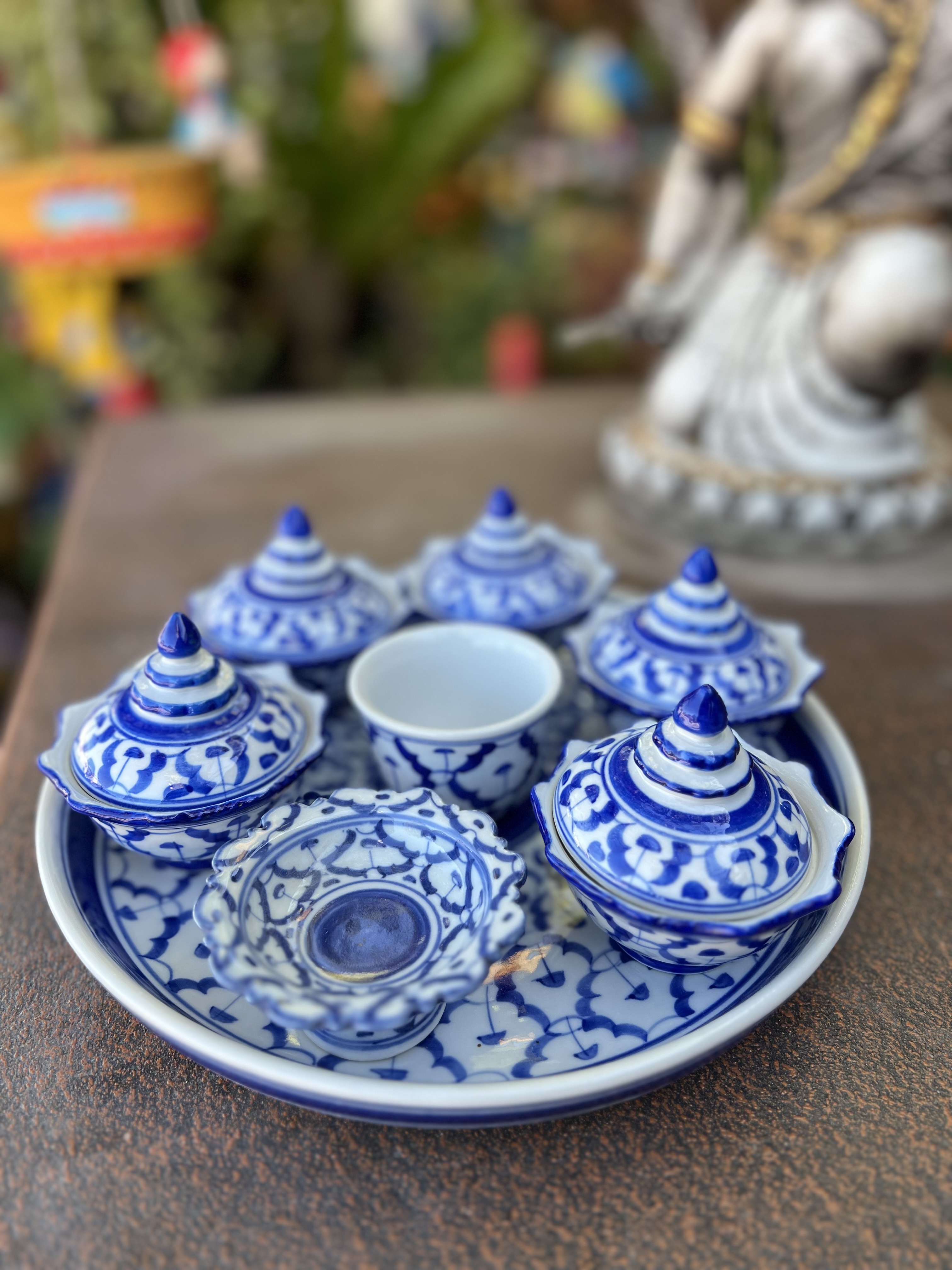 ชุดถวายข้าวพระพุทธทรงฝาฉัตร