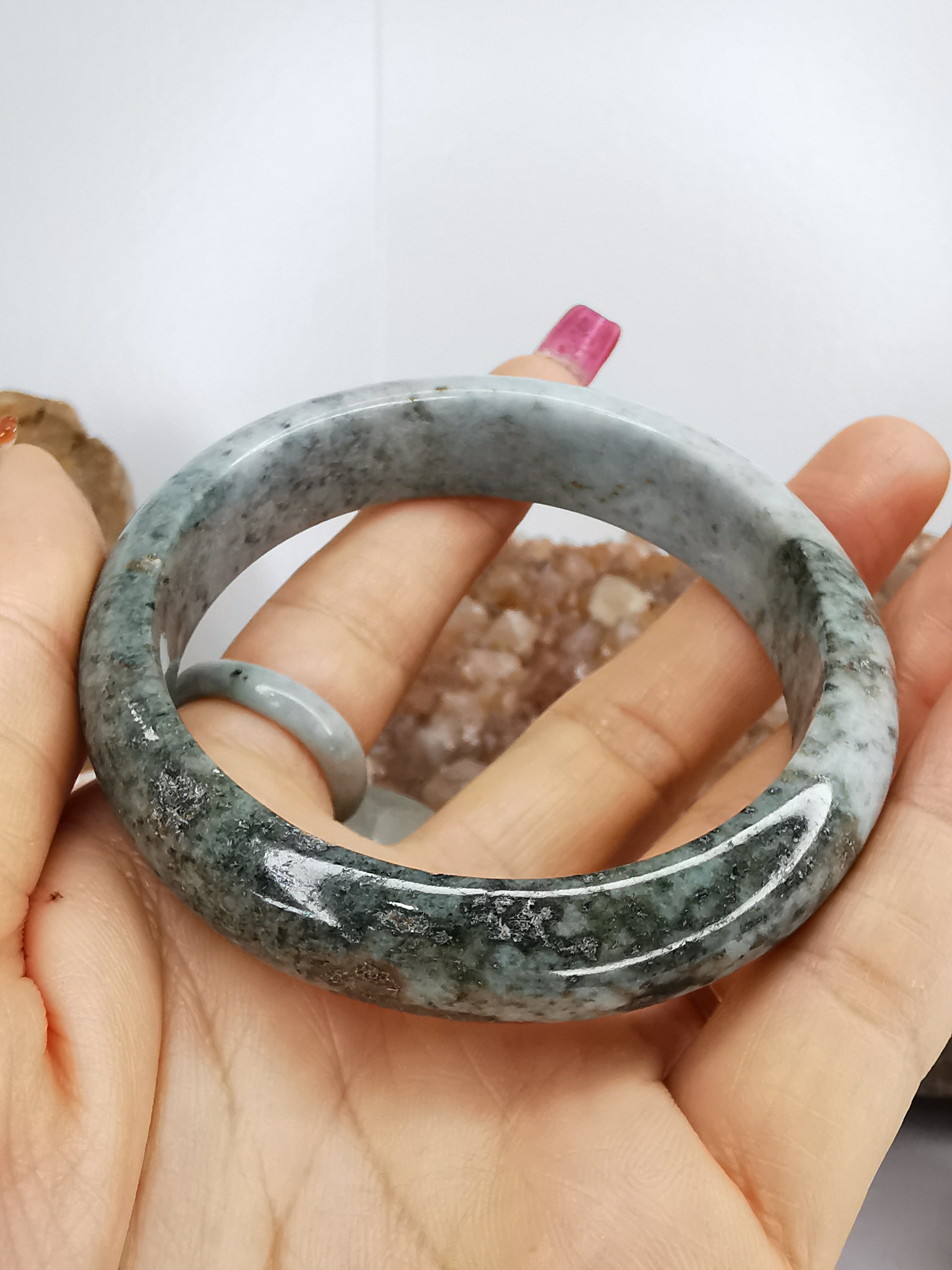 Green Brown Yellow White Jade Bangle กำไลหยกเจไดต์แท้ Diameter/ เส้นผ่านศูนย์กลางด้านใน 58 mm.