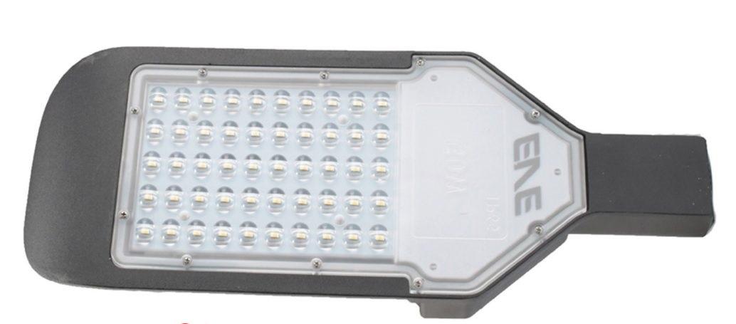 ส่งฟรี โคมไฟถนน LED 50w รุ่น WIDE พร้อมขา และอุปกรณ์ครบชุด EVE แสงขาว Daylight Steetlight