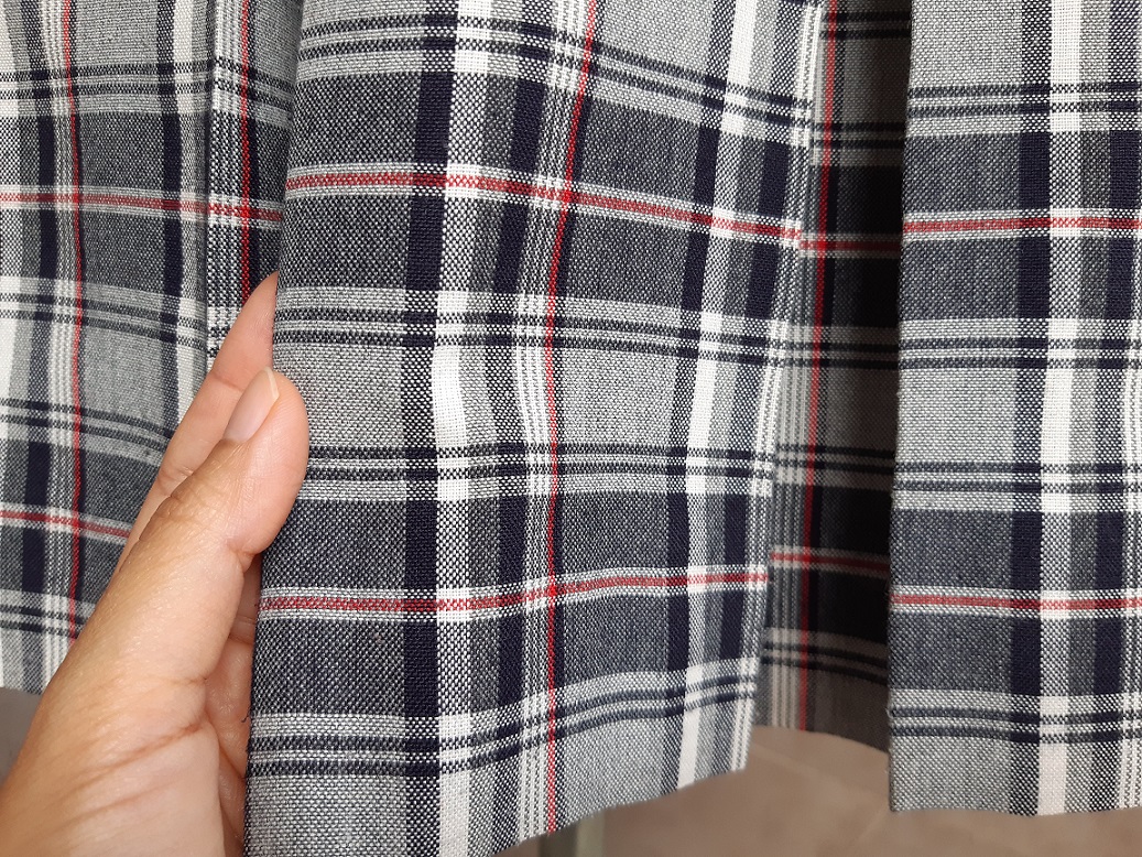 กระโปรงลายสก๊อตสีเทา กรมท่า