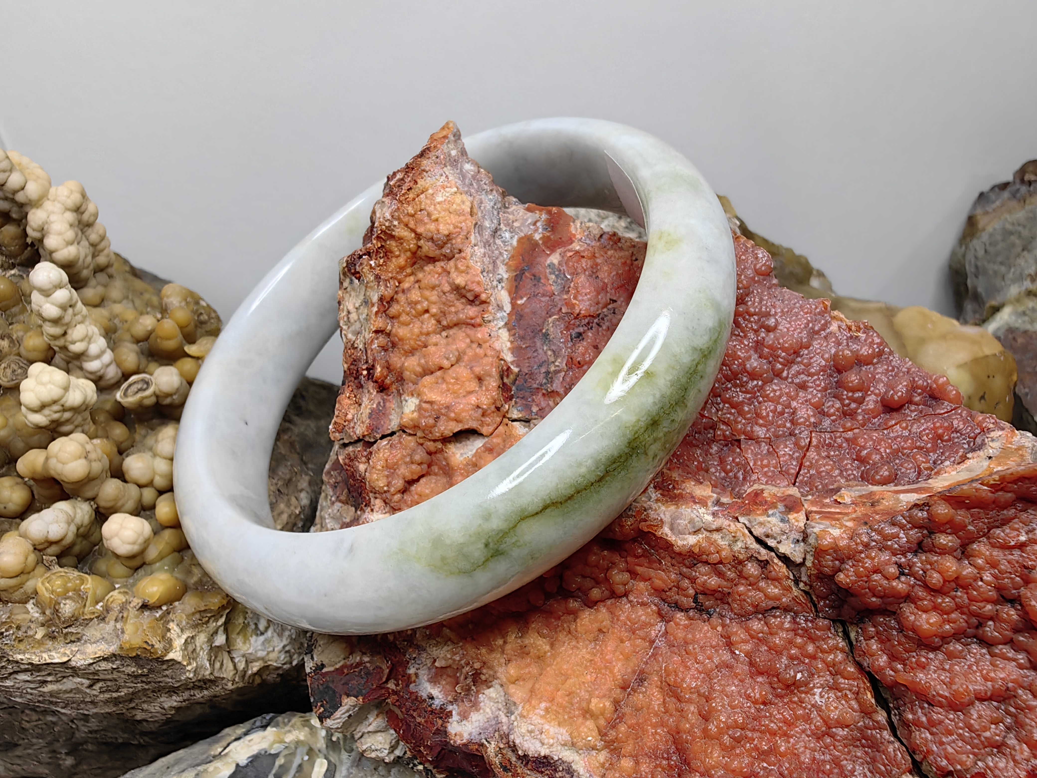 Burmese Jadeite Bangle Size 63 กำไลหยกเจไดต์พม่า Diameter/ เส้นผ่านศูนย์กลางด้านใน 63 mm.