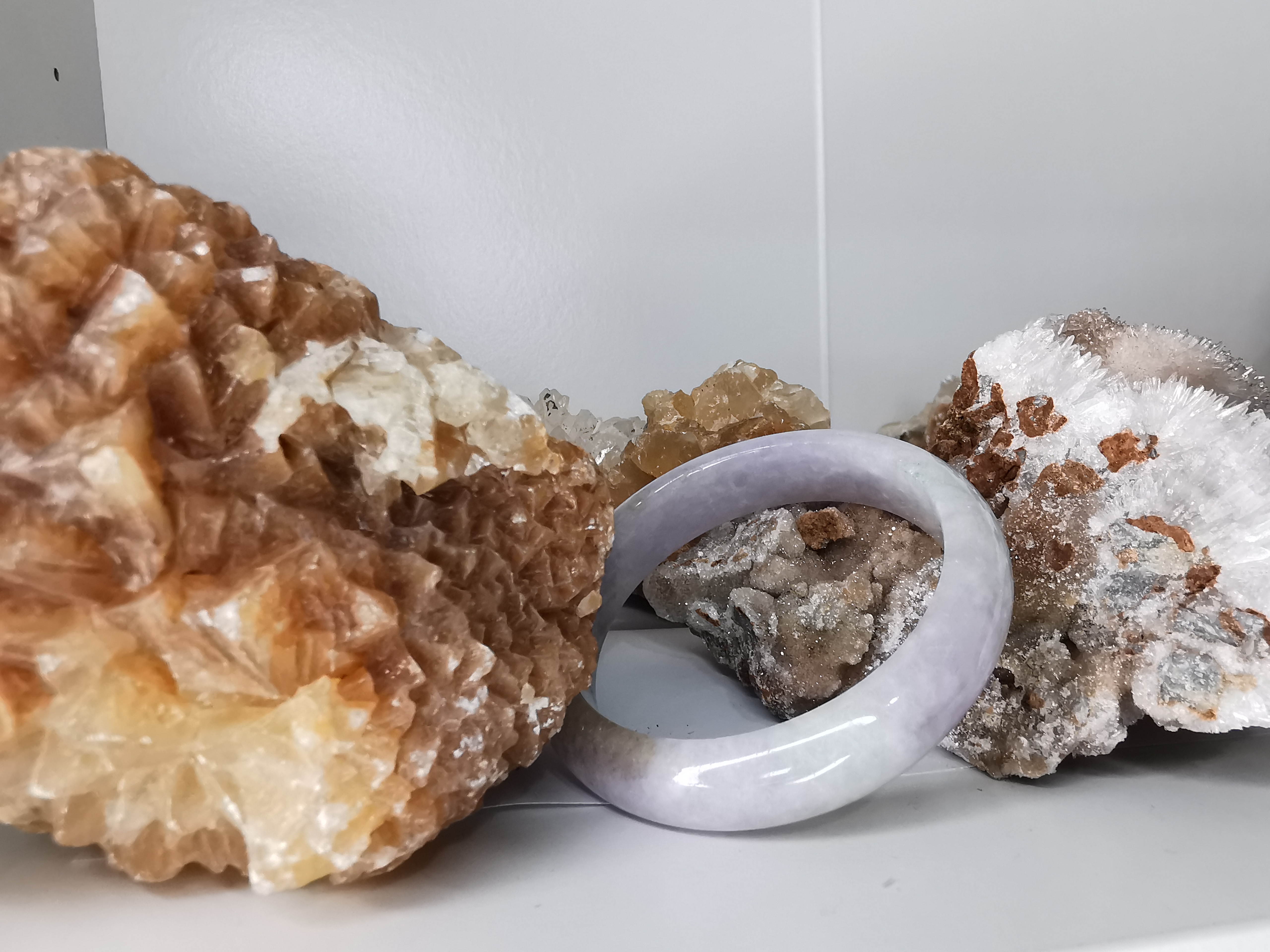 Violet Green Jade Bangle กำไลหยกเจไดต์แท้ Diameter/ เส้นผ่านศูนย์กลางด้านใน 56 mm.