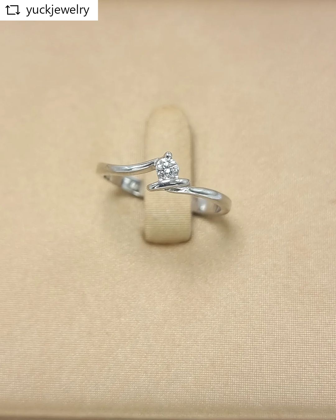 🚫ปิดการขาย(SoIdOut)🚫แหวนทองคำขาว 18K เพชรเกสร 7 ตัง 1 เม็ด น้ำ 96 ความสะอาด vvs ไซส์ 50 น้ำหนัก 2.01 กรัม