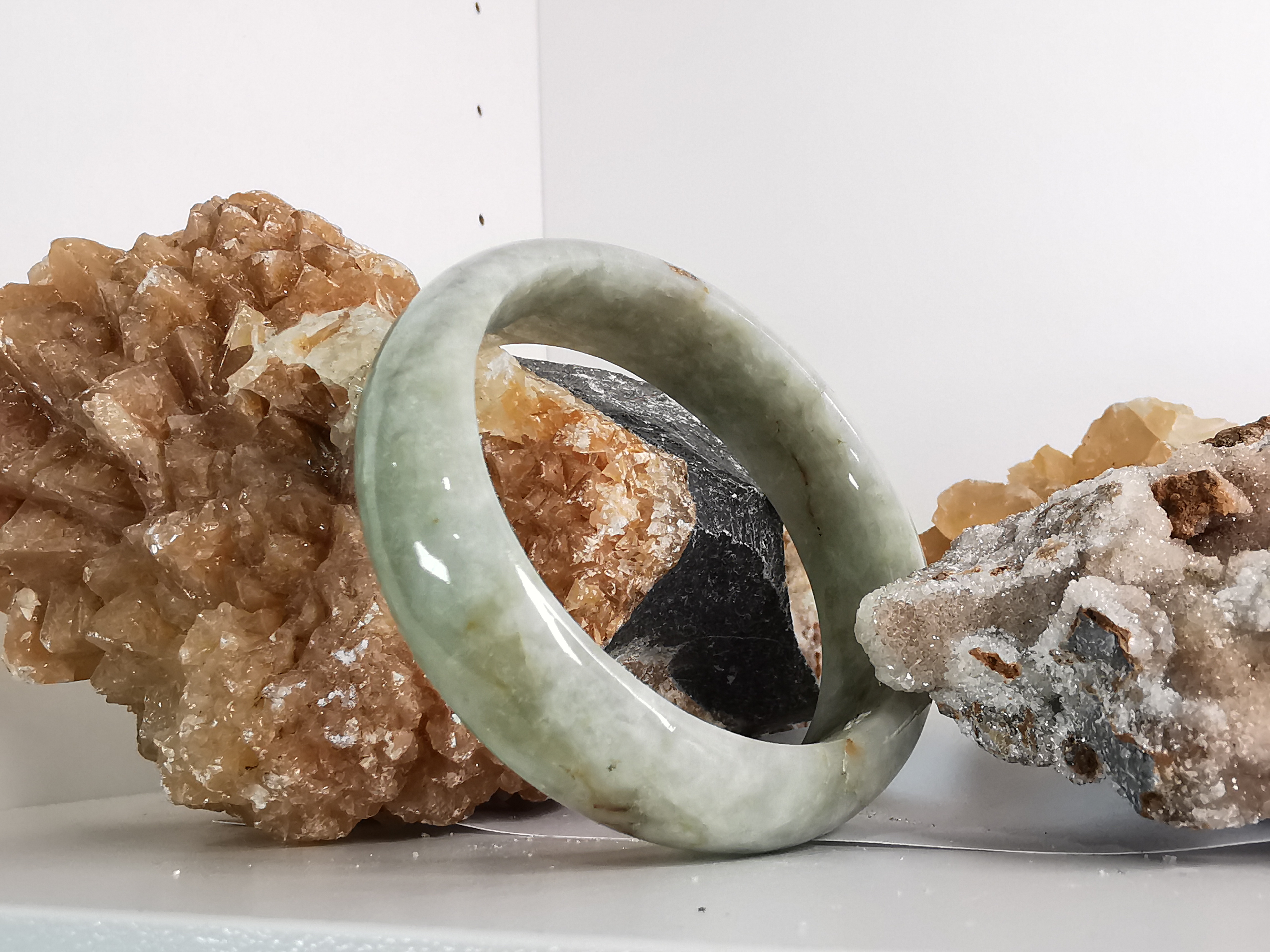 Green Yellow White Jade Bangle กำไลหยกเจไดต์แท้ Diameter/ เส้นผ่านศูนย์กลางด้านใน 59 mm.