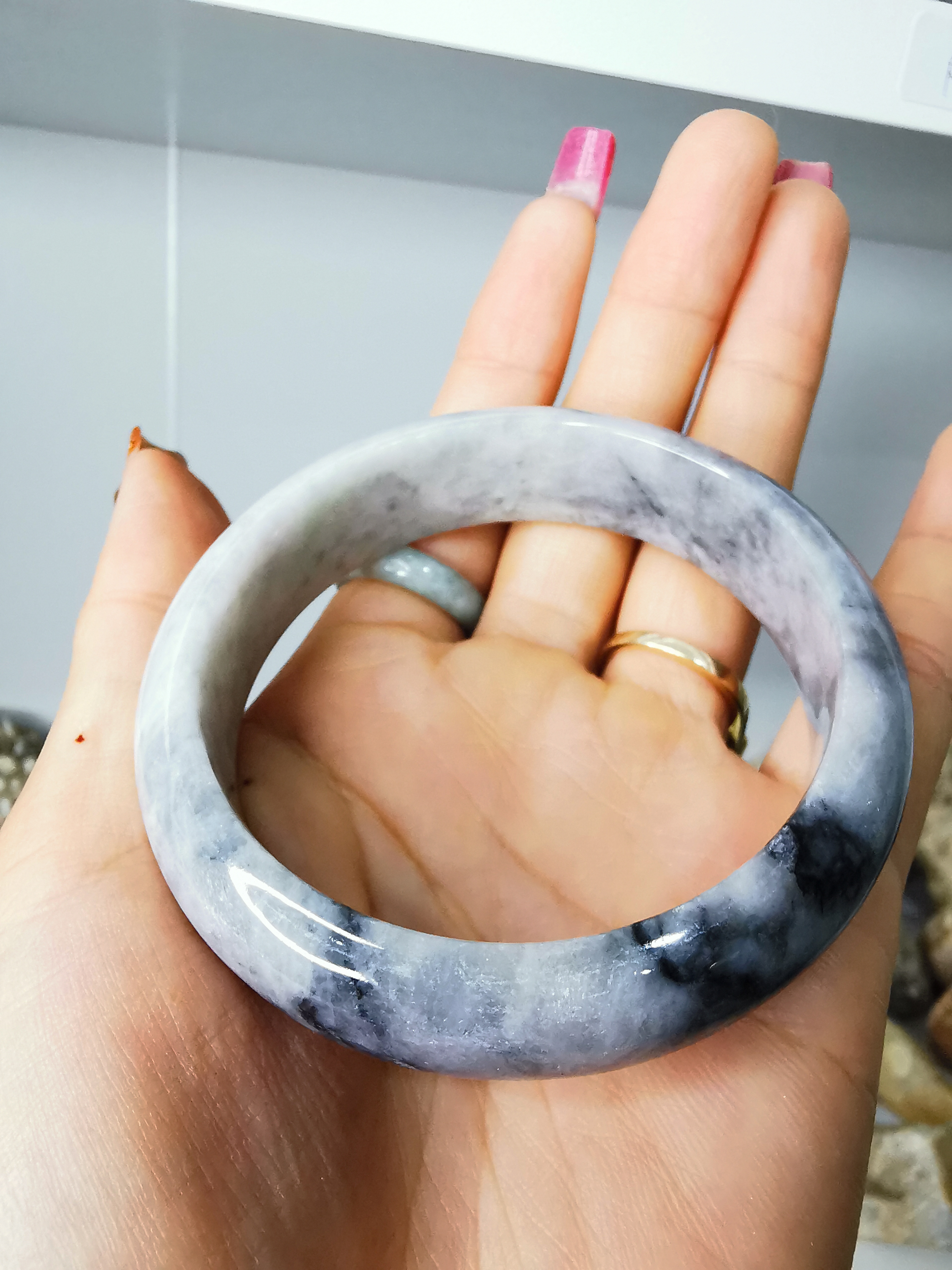 Grey Black White Jade Bangle กำไลหยกเจไดต์แท้ Diameter/ เส้นผ่านศูนย์กลางด้านใน 59 mm.