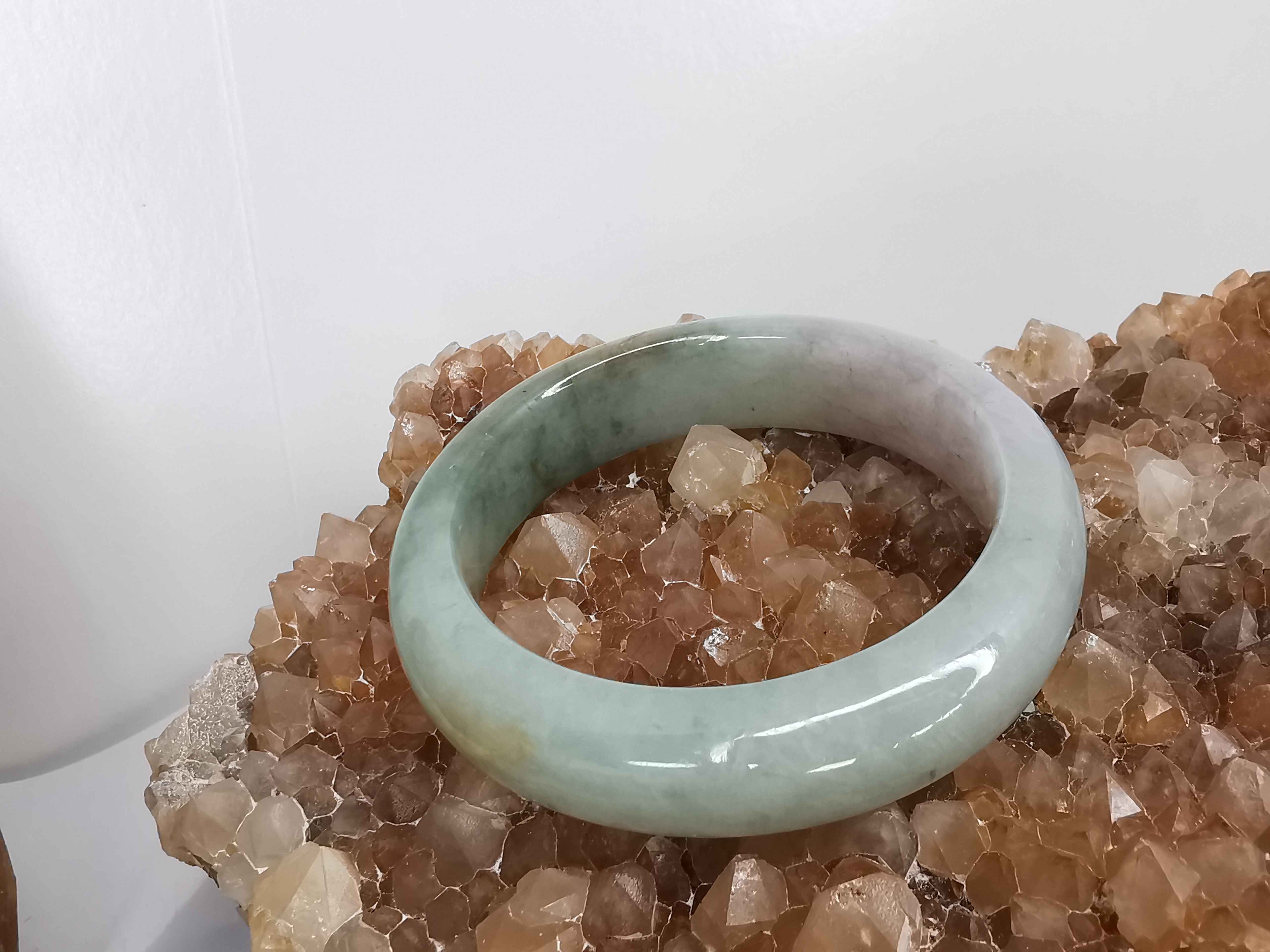 Violet Green Yellow White Bangle กำไลหยกเจไดต์แท้ Diameter/ เส้นผ่านศูนย์กลางด้านใน 51 mm.