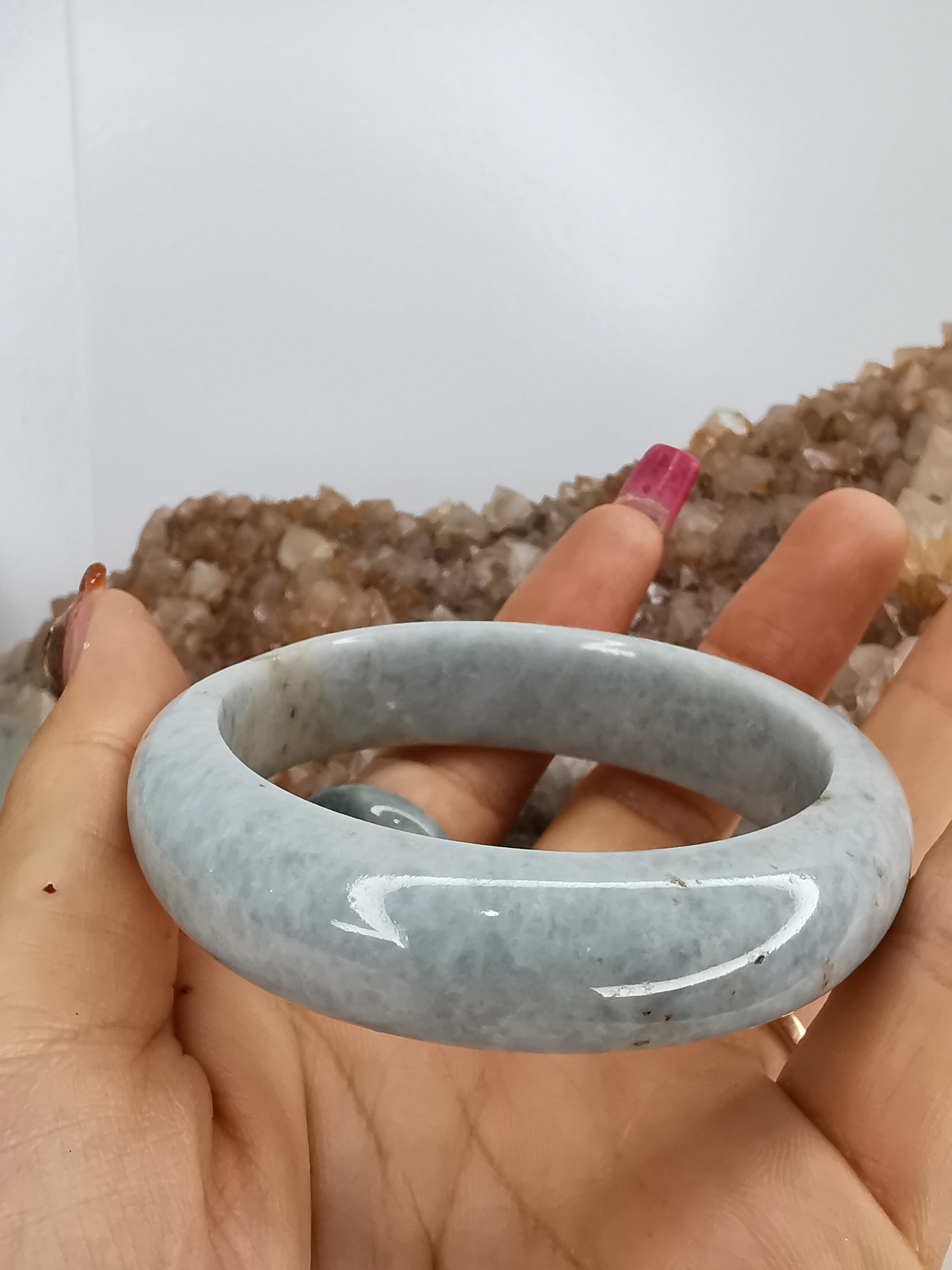 White Green Jade Bangle กำไลหยกเจไดต์แท้ Diameter/ เส้นผ่านศูนย์กลางด้านใน 55 mm.