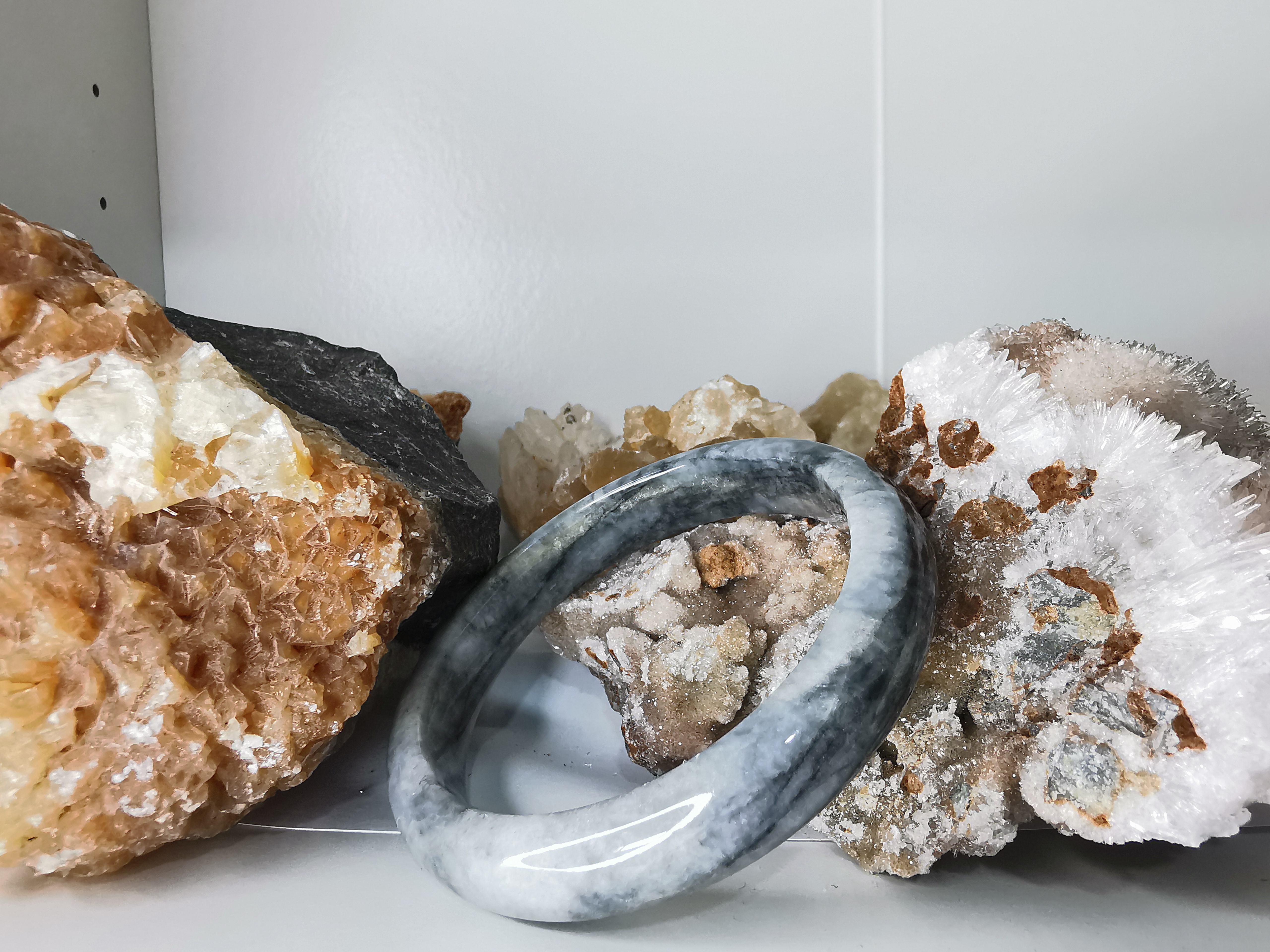 Grey Black Yellow Jade Bangle กำไลหยกเจไดต์แท้ Diameter/ เส้นผ่านศูนย์กลางด้านใน 59 mm.