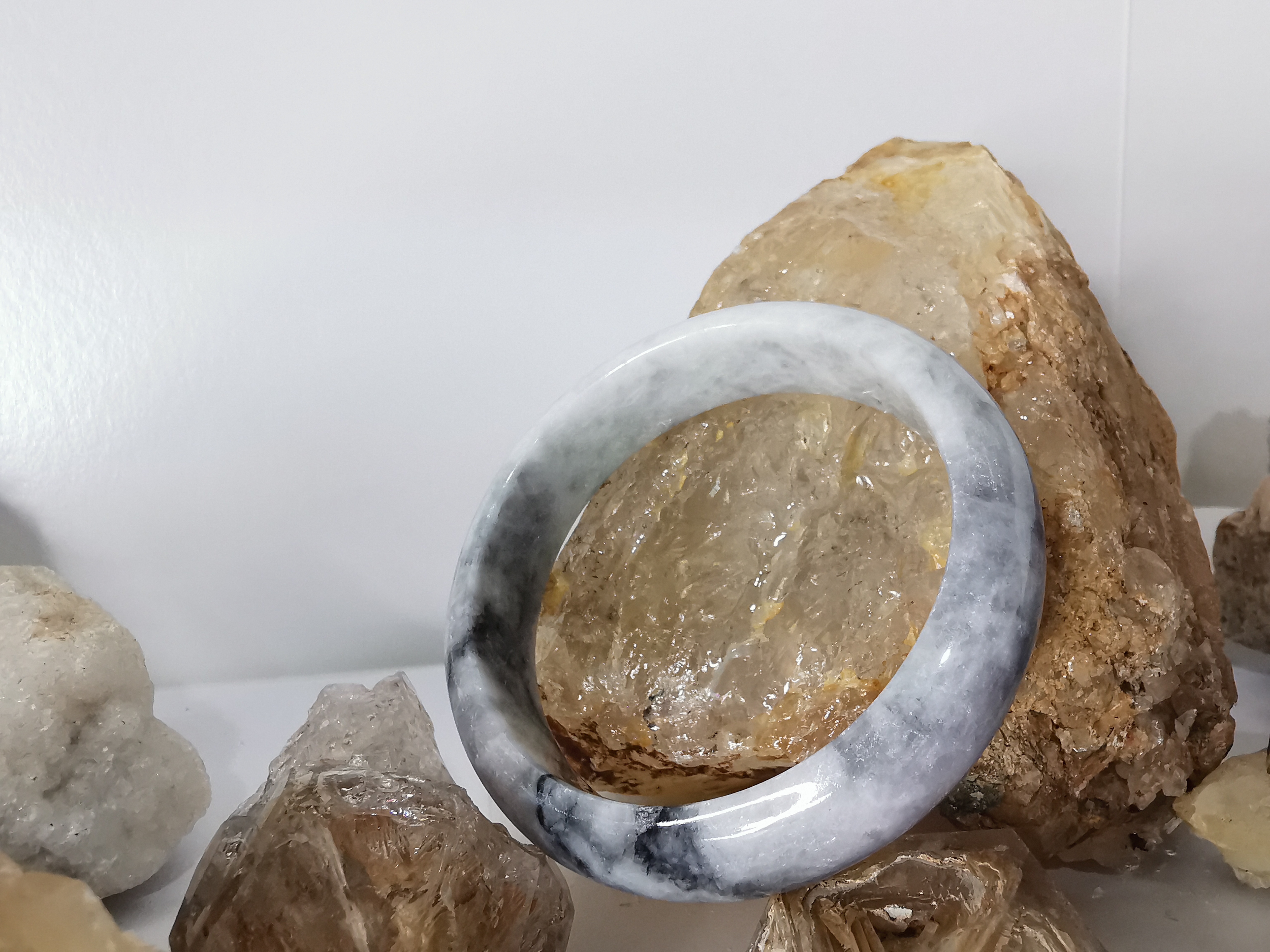 Grey Black White Jade Bangle กำไลหยกเจไดต์แท้ Diameter/ เส้นผ่านศูนย์กลางด้านใน 59 mm.