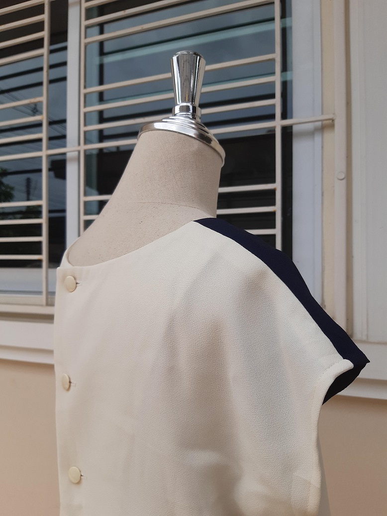 ชุดเซ็ตกระโปรงวินเทจเอวสูงสีกรมท่า กับ เสื้องานปัก navy style