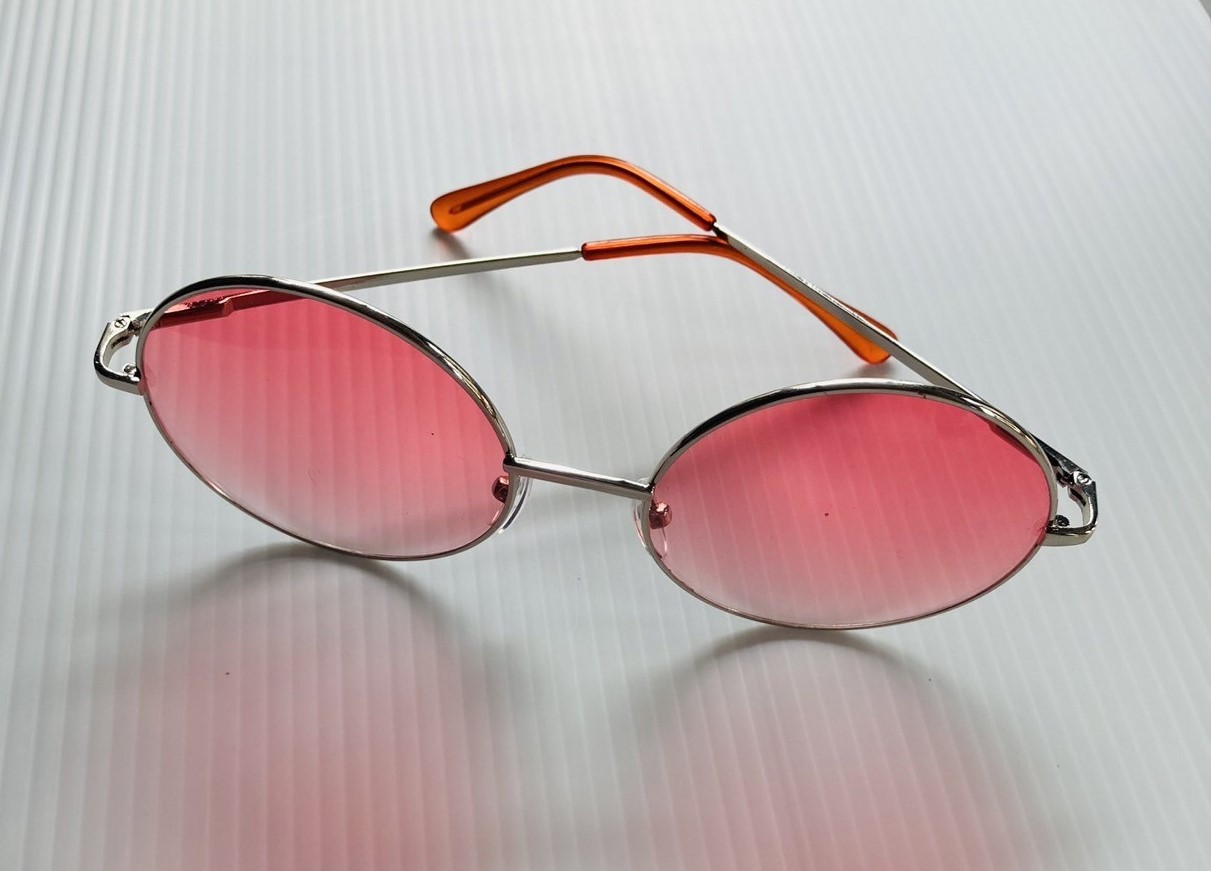 G 220324 แว่นตาแฟชั่นเลนล์สีแดง ราคาเช่า 30 บาท ต่อ 1 วัน