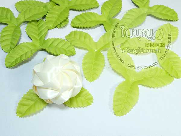กลีบเลี้ยงใบผ้า 3 แฉก*ใบยาว สีเขียวอ่อน 100 ใบ ต่อ ห่อ