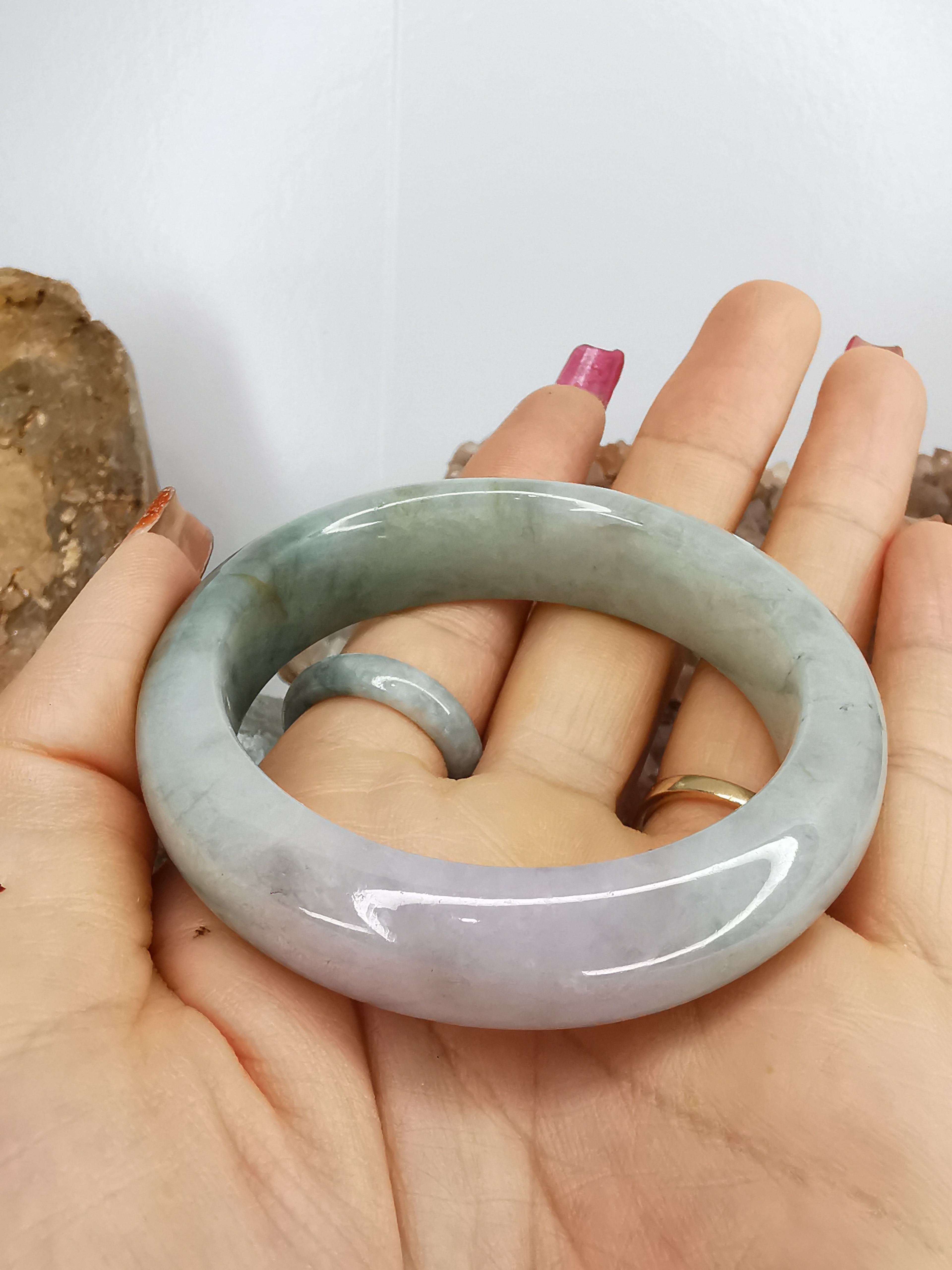 Violet Green Yellow White Bangle กำไลหยกเจไดต์แท้ Diameter/ เส้นผ่านศูนย์กลางด้านใน 51 mm.