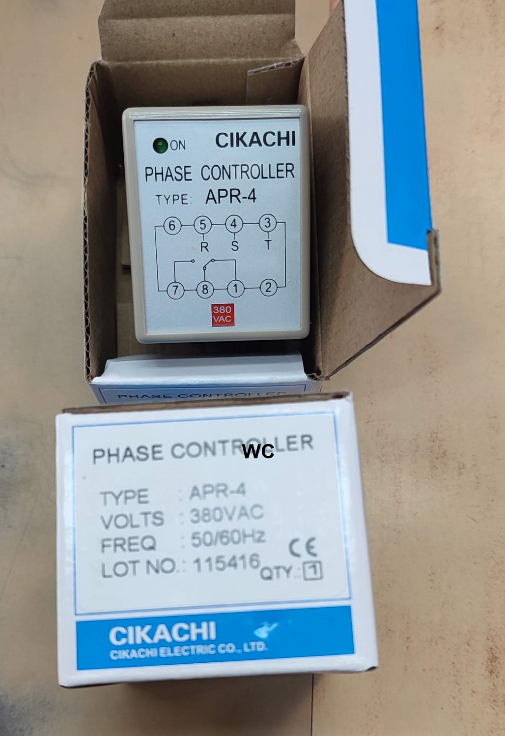 Cikachi APR-4 380V Phase Reversal Relayชิกาชิ รุ่นAPR-4 380VACเฟสคอนโทรลเลอร์ ป้องกันอุปกรณ์เสียหาย กันไฟตก ควบคุมทิศหมุนมอเตอร์ 8ขากลมพร้อมซ๊อกเก็ต
