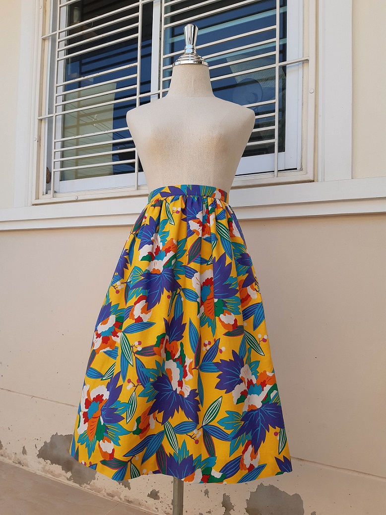 กระโปรงฮาวายวินเทจลายดอกสีเหลืองสด