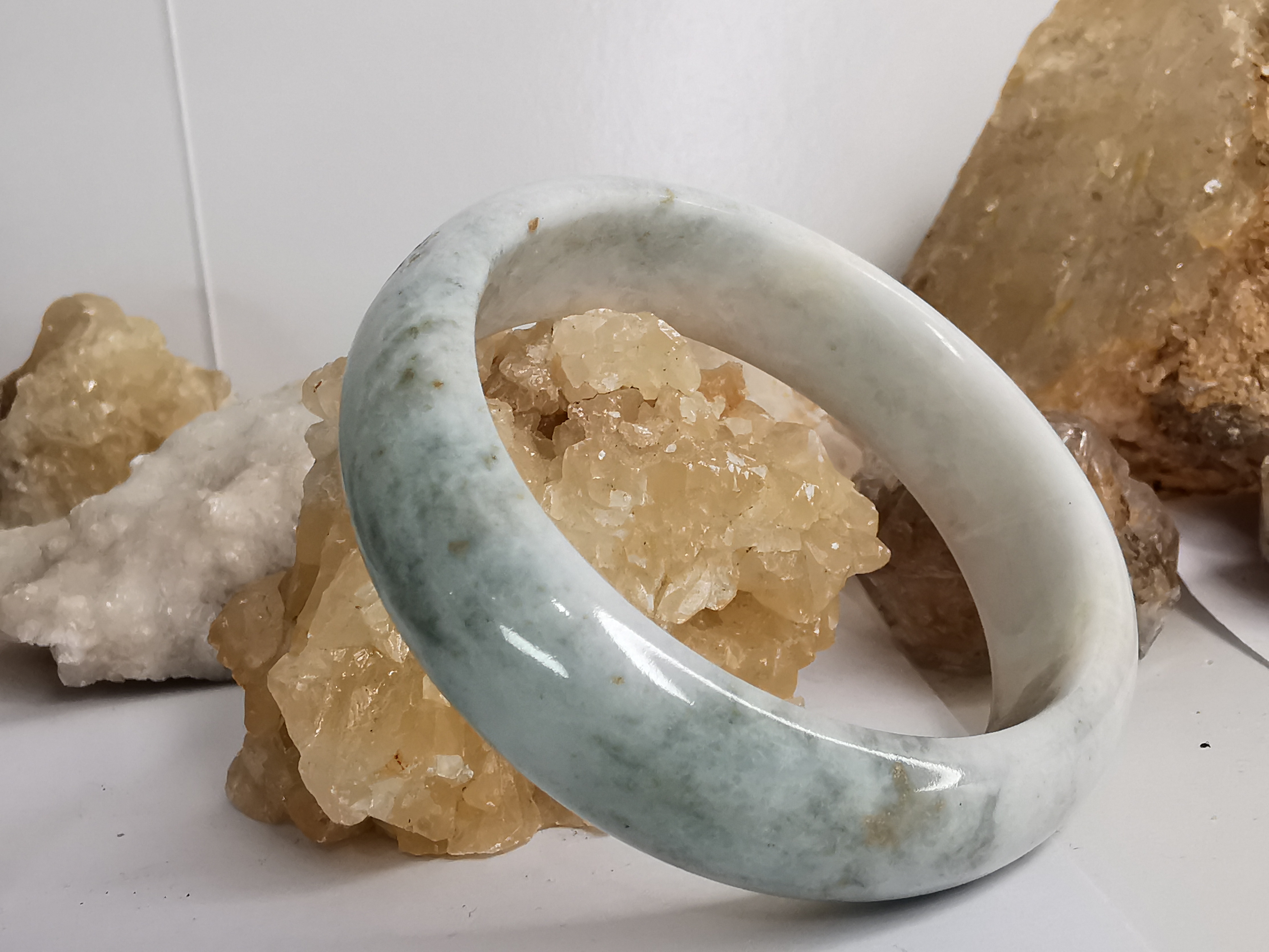 White Green Brown Jade Bangle กำไลหยกเจไดต์แท้ Diameter/ เส้นผ่านศูนย์กลางด้านใน 60 mm.