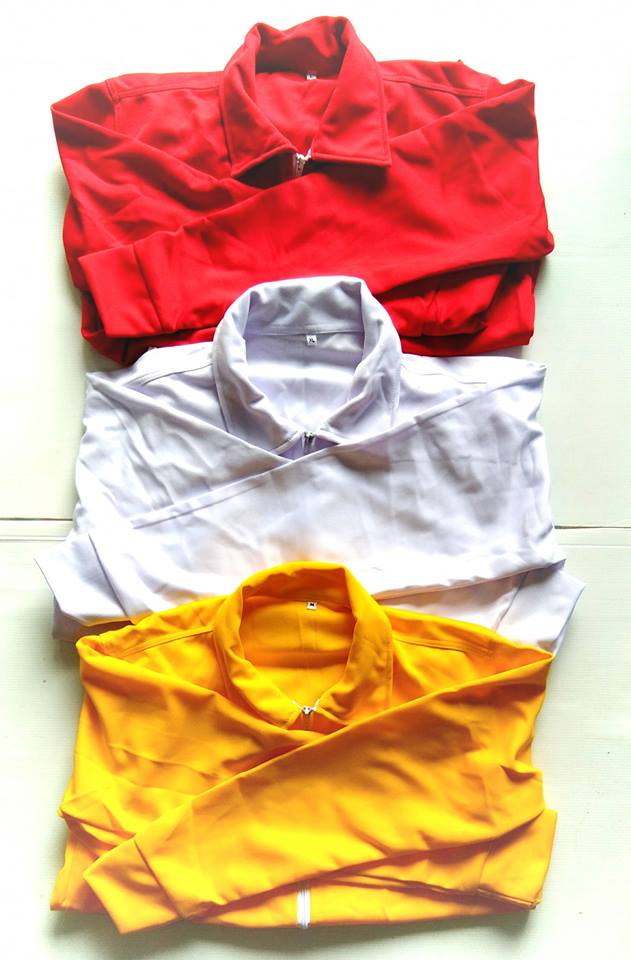 ลดล้างสต็อก เสื้อวอร์มสีพื้น ผ้าวอร์ม เสื้อแจ็คเก็ต มีสีแดง,สีเหลือง,สีขาว