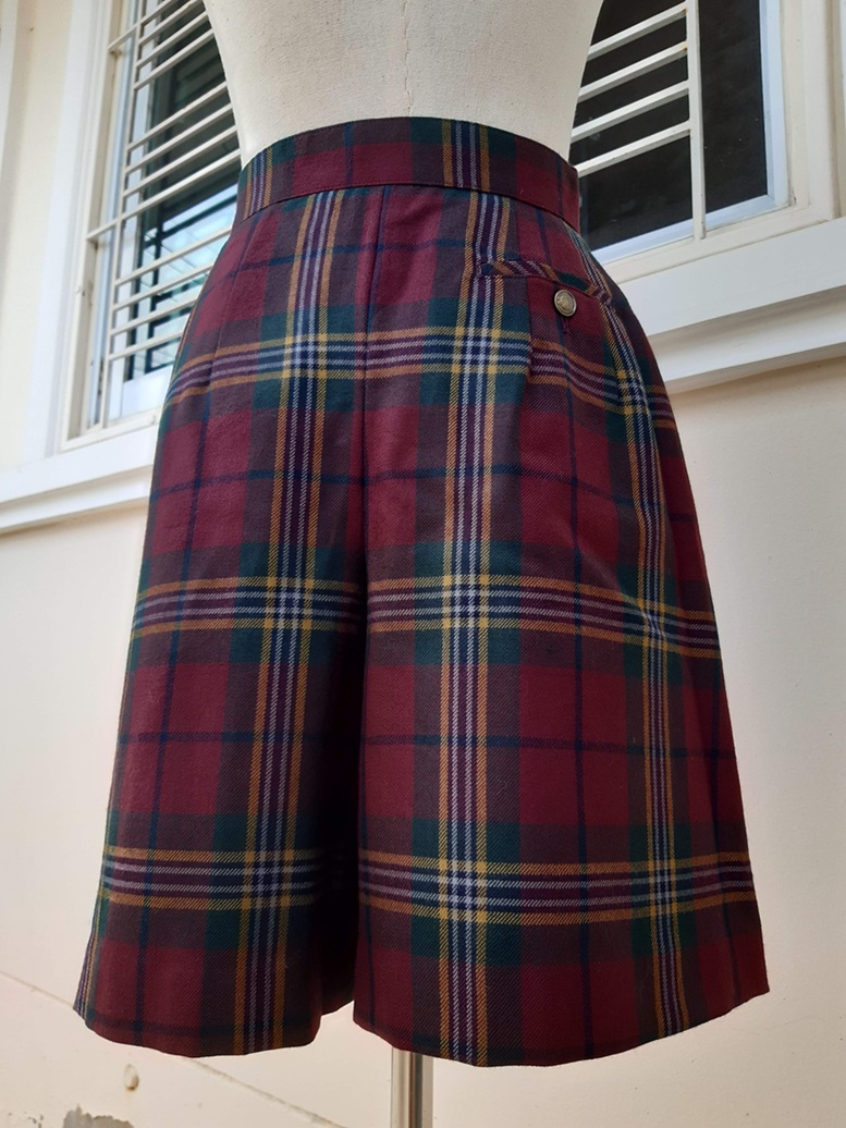 กางเกงคูลอตทรงสั้นลายสก็อตสีม่วงพลัม (Vintage culottes shorts)