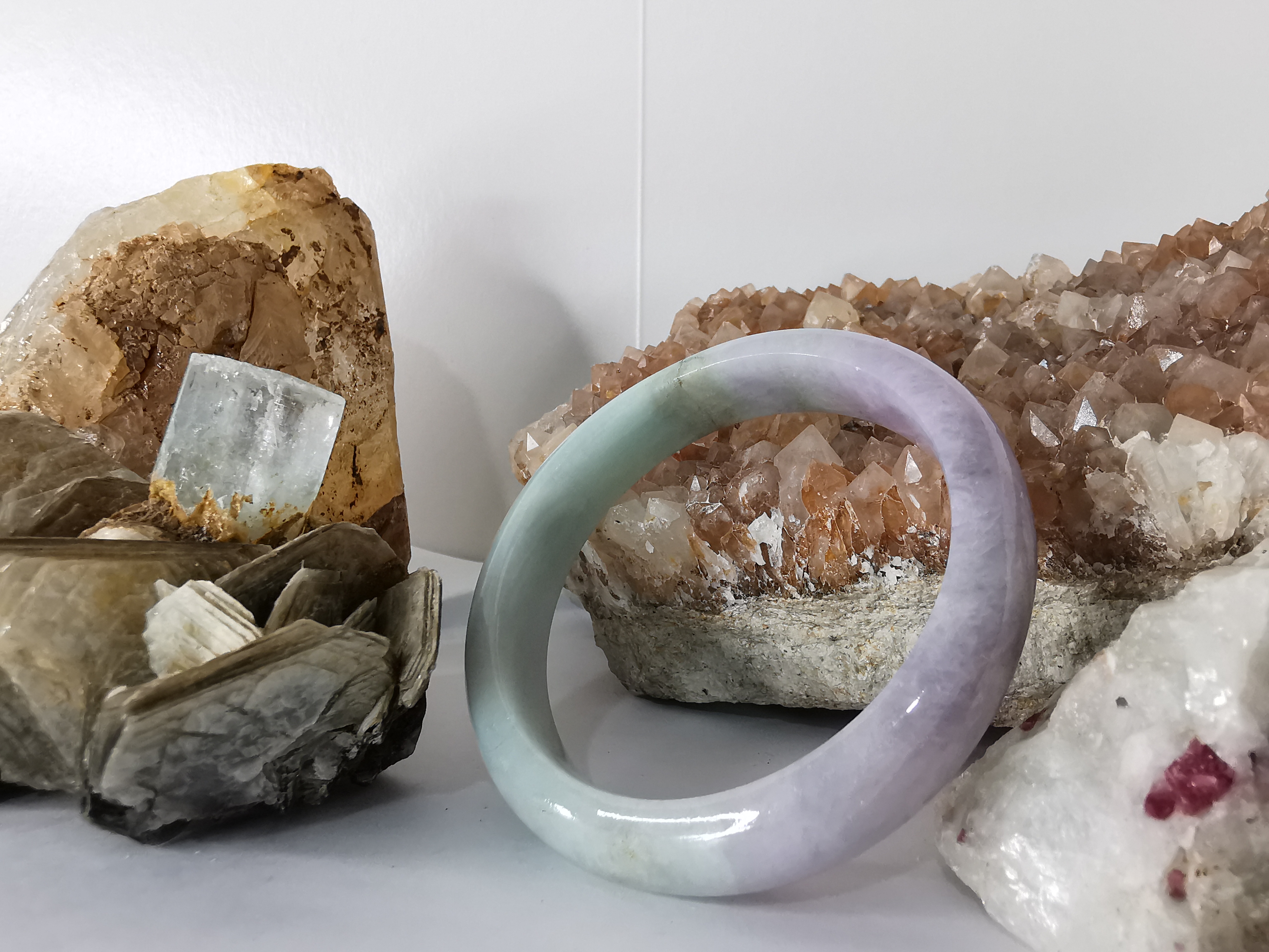 Violet Green Jade Bangle กำไลหยกเจไดต์แท้ Diameter/ เส้นผ่านศูนย์กลางด้านใน 58 mm.