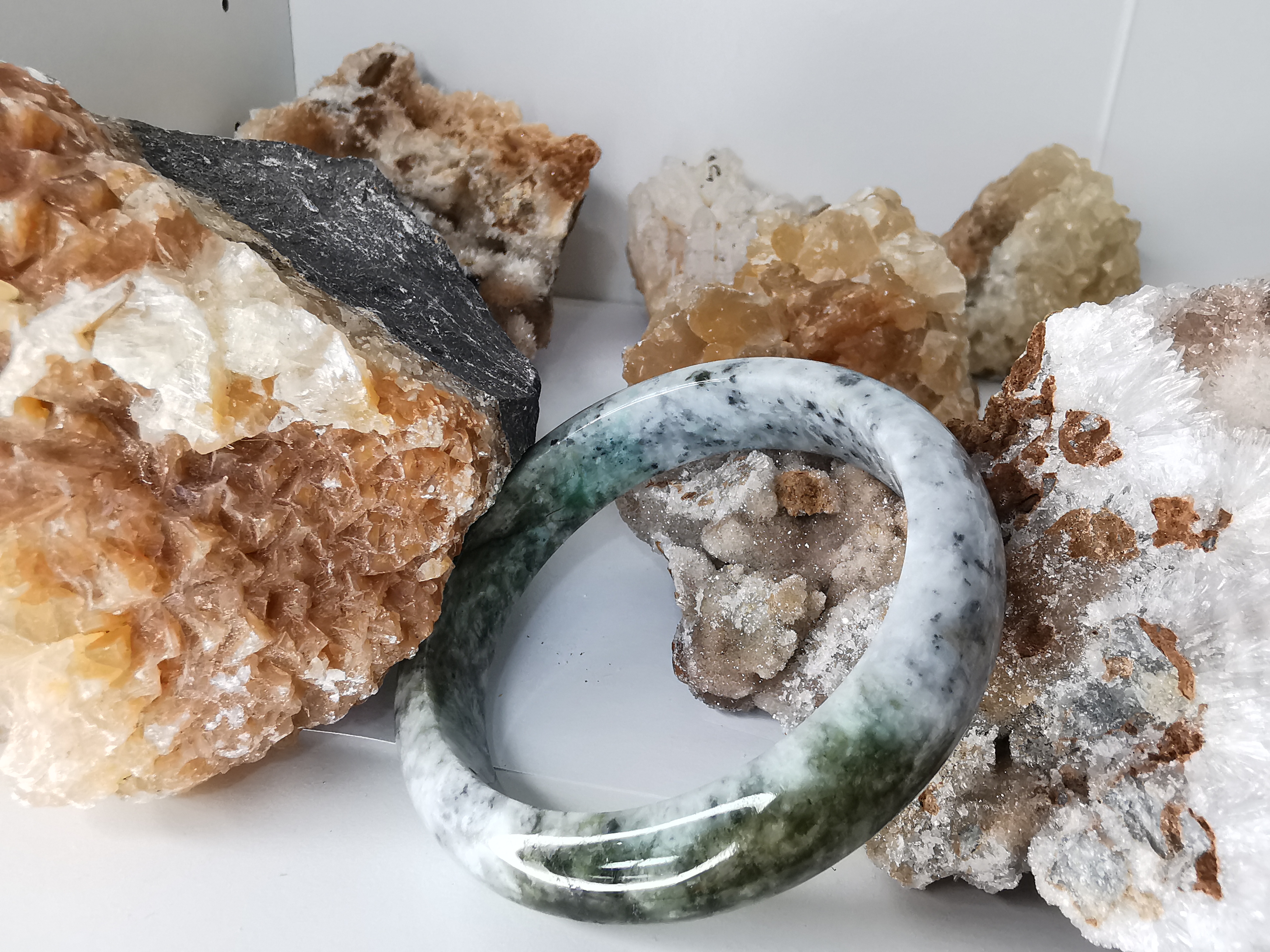 Grey Green Black Jade Bangle กำไลหยกเจไดต์แท้ Diameter/ เส้นผ่านศูนย์กลางด้านใน 59 mm.