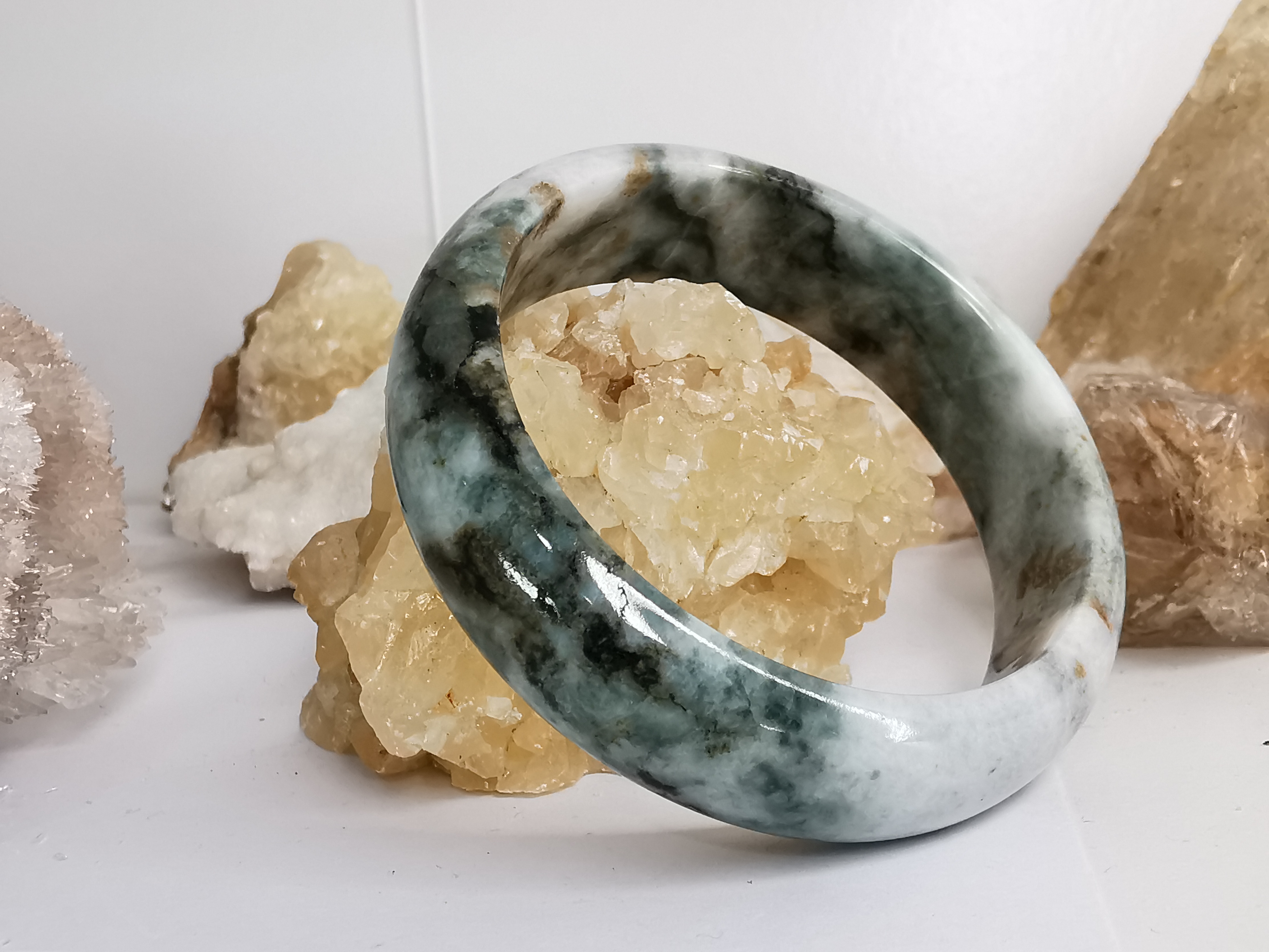 Green White Yellow Brown Jade Bangle กำไลหยกเจไดต์แท้ Diameter/ เส้นผ่านศูนย์กลางด้านใน 59 mm.