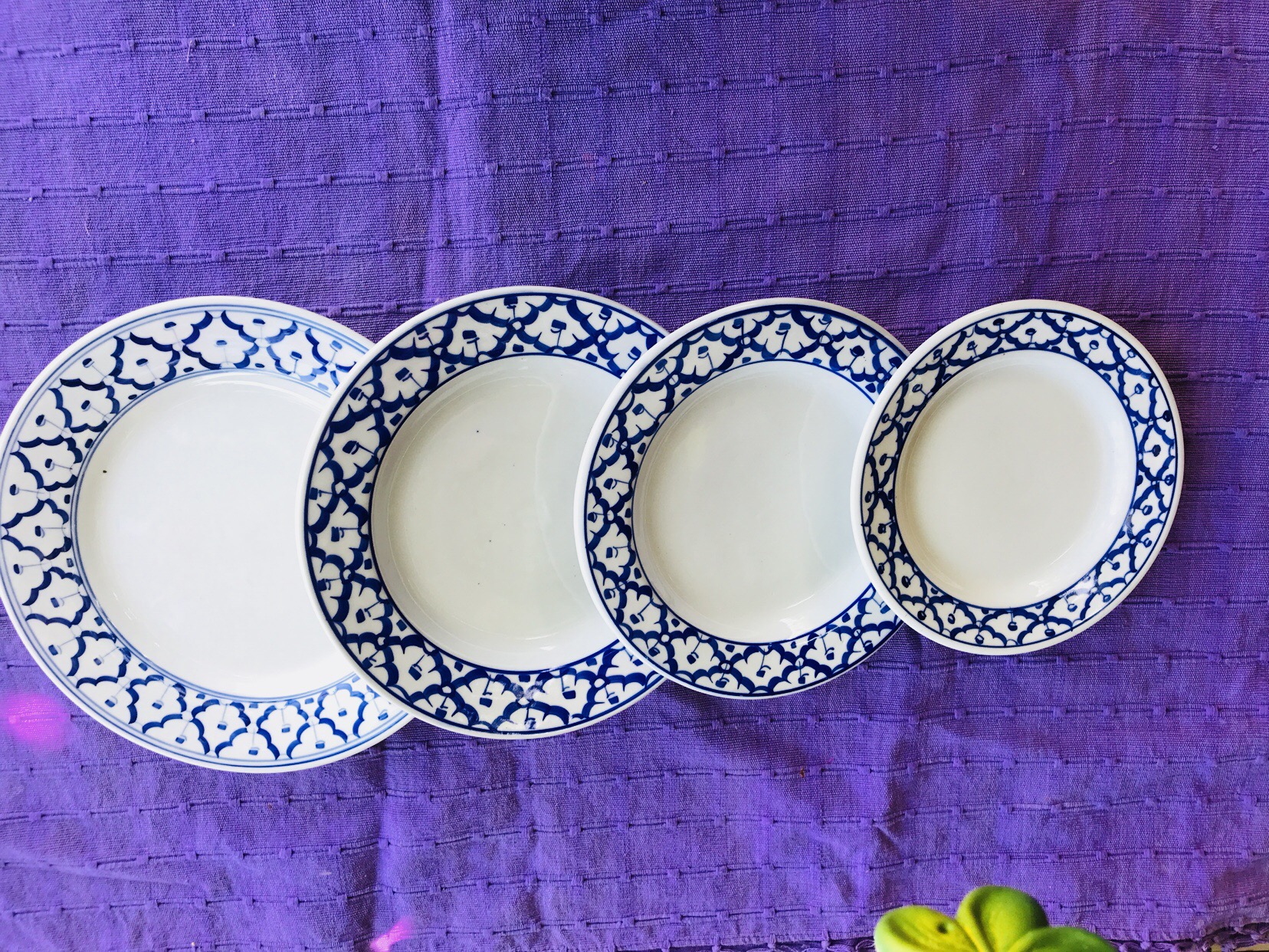 จานกลมลายไทย9"