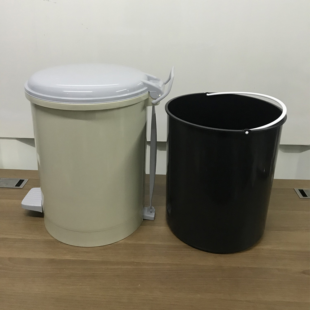 ถังขยะเท้าเหยียบ ทรงกลม 18 ลิตร