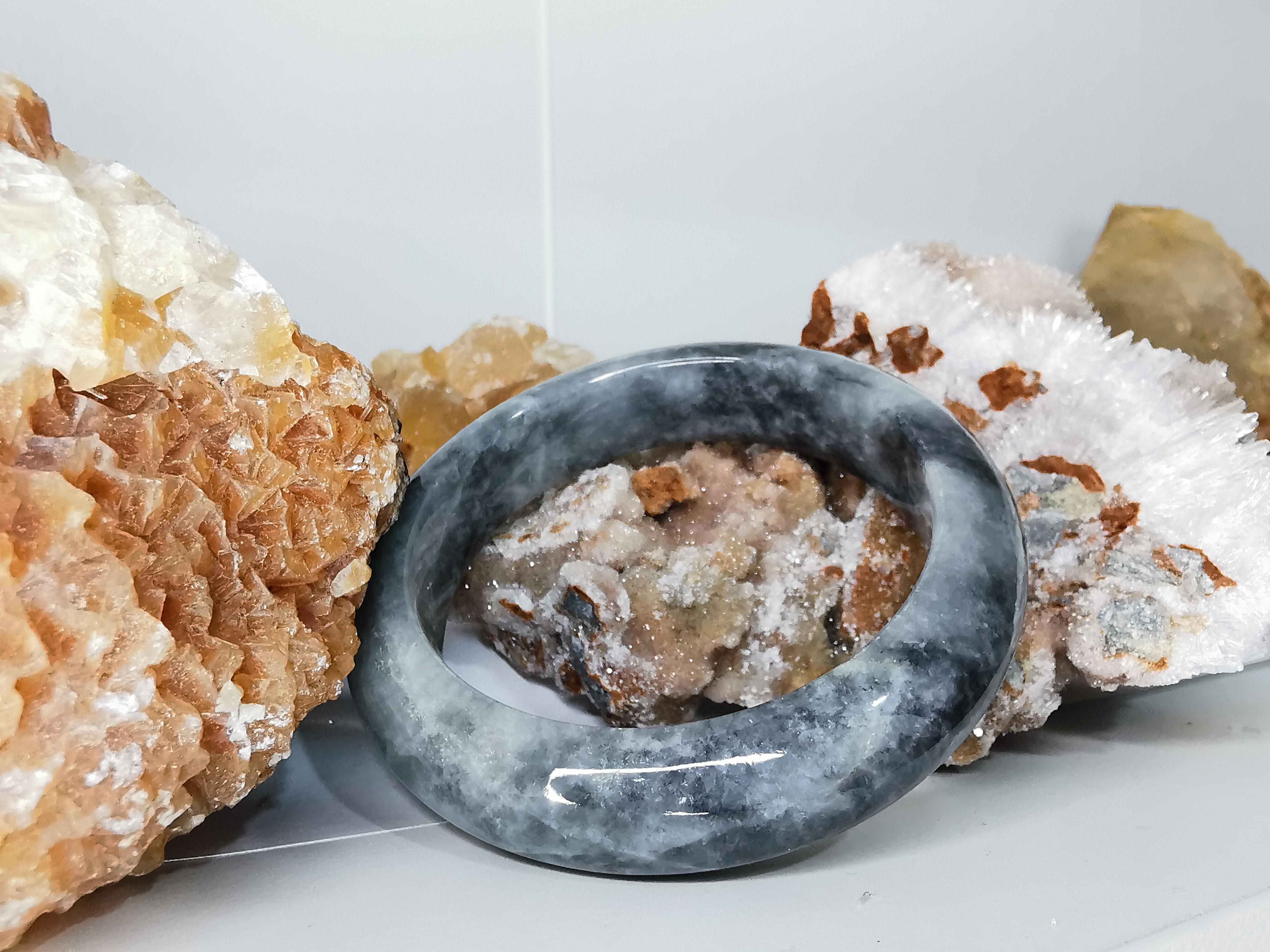 Grey Black Jade Bangle กำไลหยกเจไดต์แท้ Diameter/ เส้นผ่านศูนย์กลางด้านใน 54 mm.