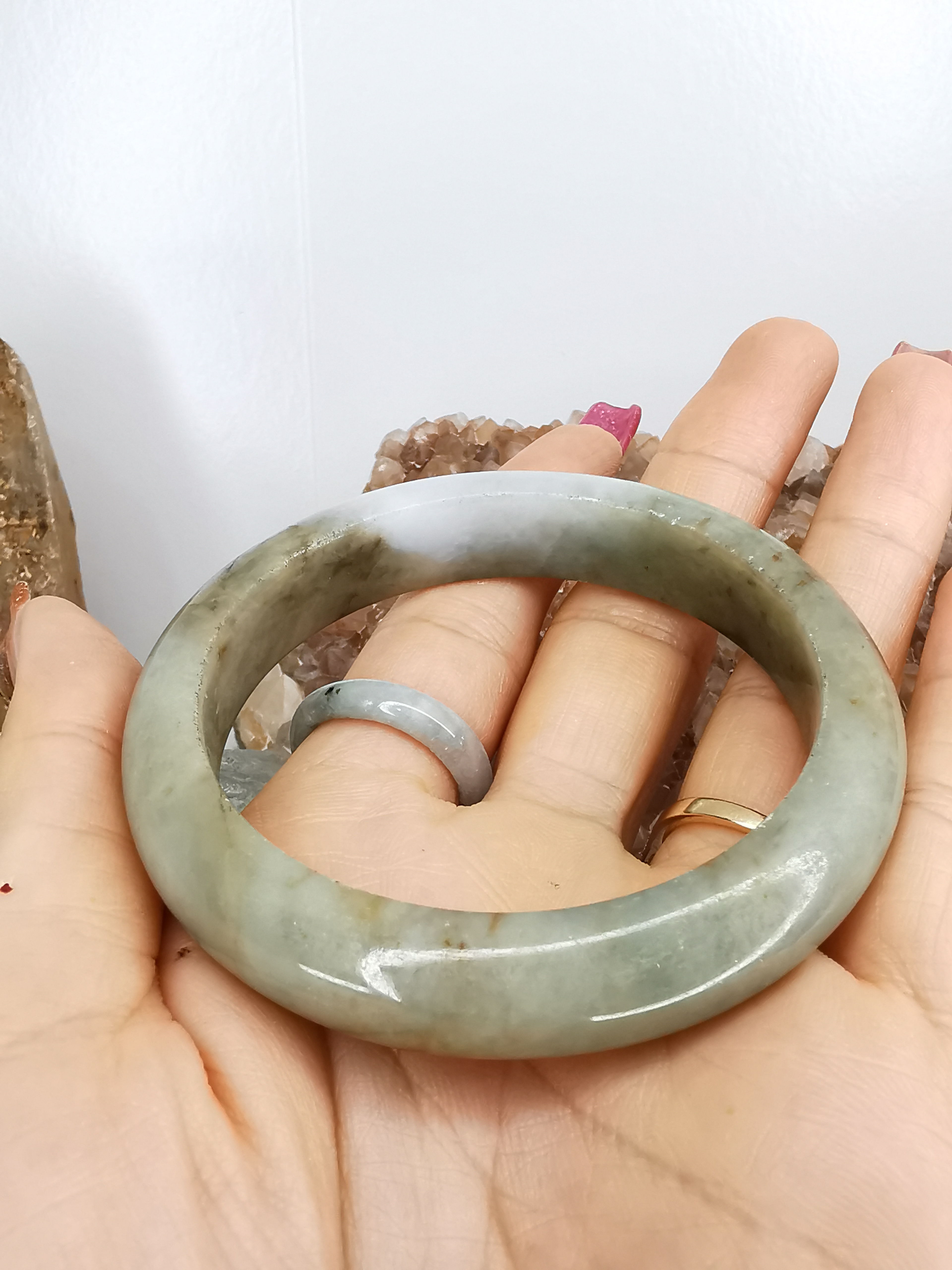 Green Orange White Jade Bangle กำไลหยกเจไดต์แท้ Diameter/ เส้นผ่านศูนย์กลางด้านใน 55 mm.