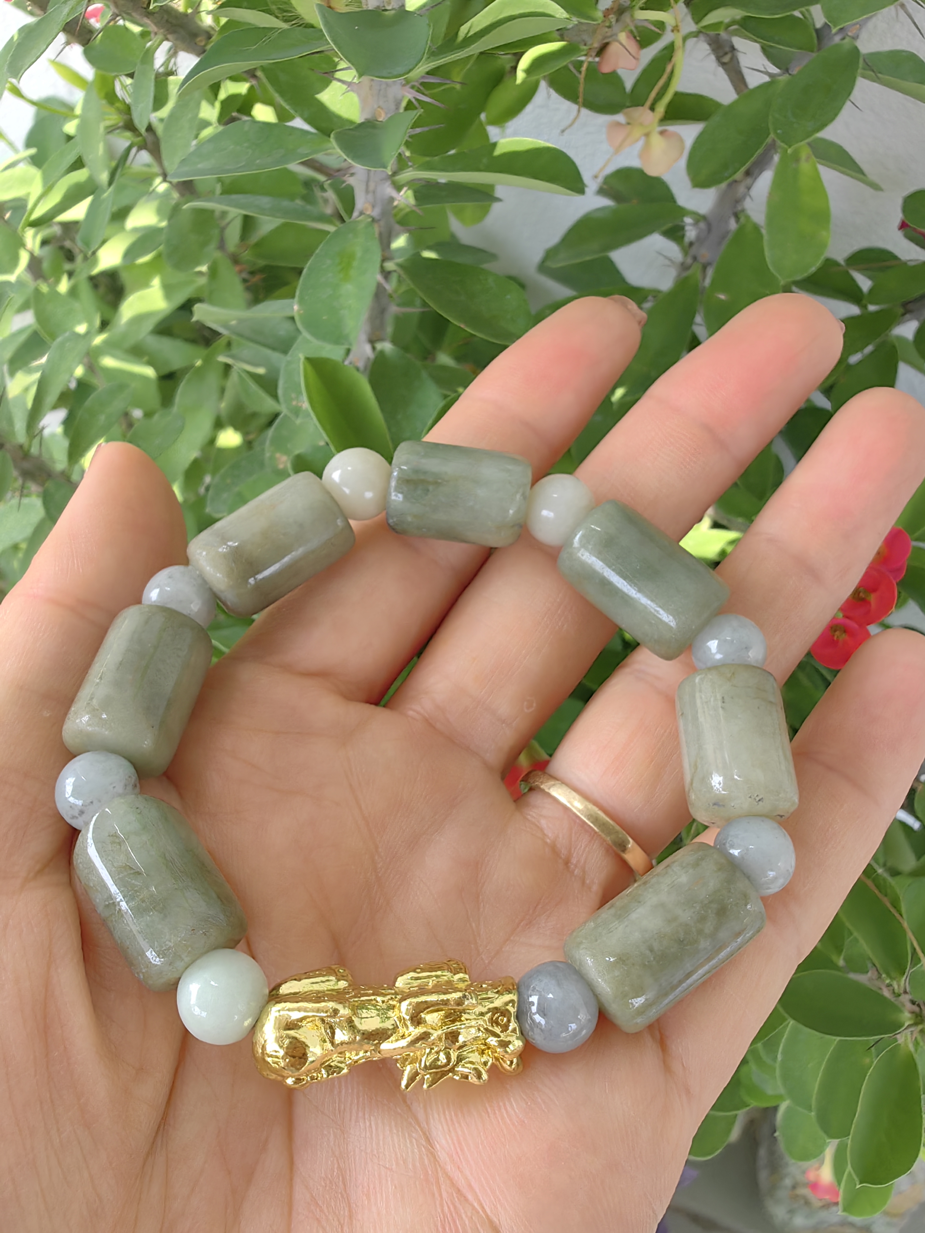Burmese Jadeite Bracelets Dragon Gold plated Square 10 mm. สร้อยข้อมือหยกพม่าปี่เซียะชุบทอง สี่เหลี่ยม 11 มม. Free Size