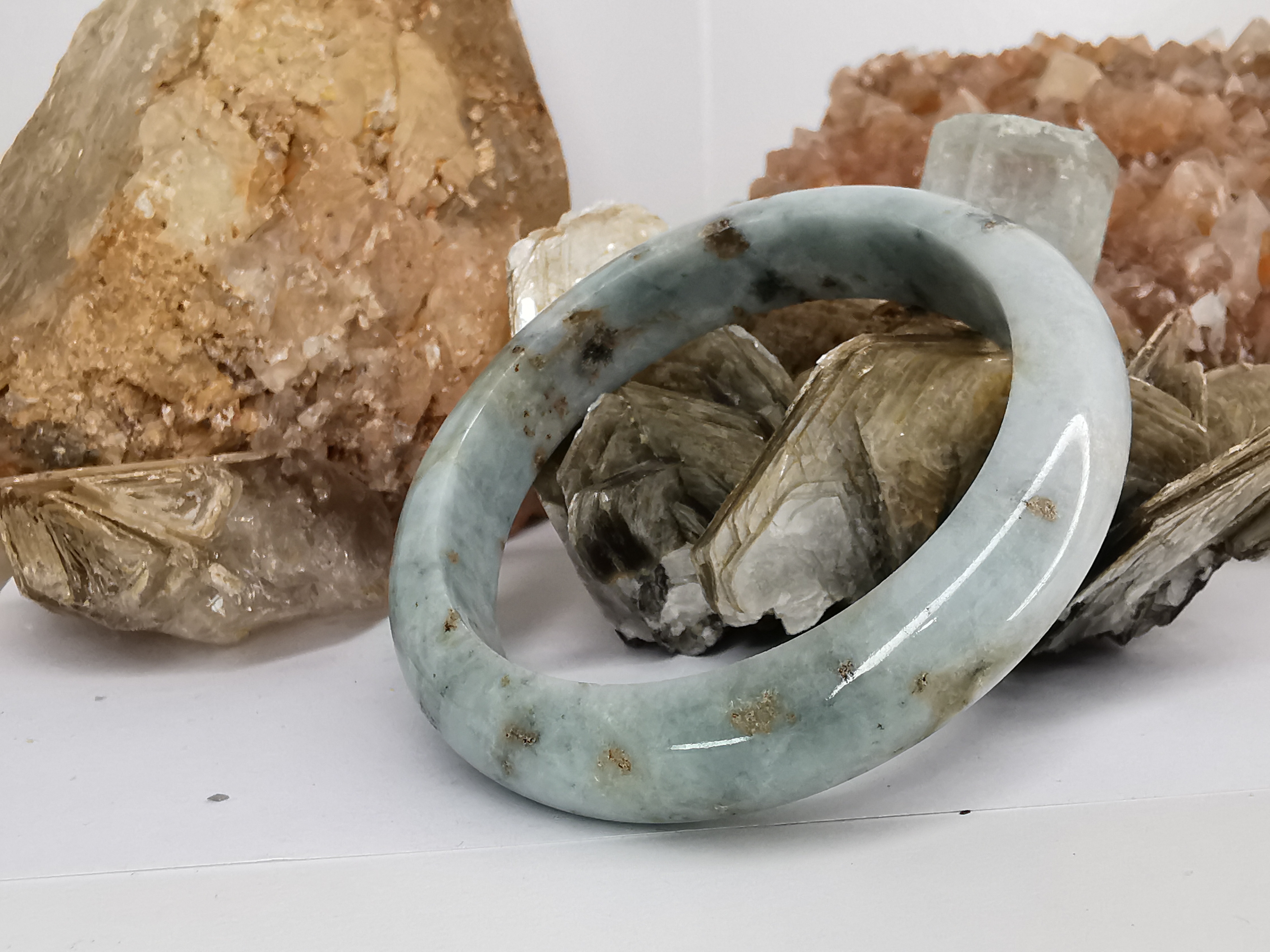 Green Yellow Jade Bangle กำไลหยกเจไดต์แท้ Diameter/ เส้นผ่านศูนย์กลางด้านใน 55 mm.