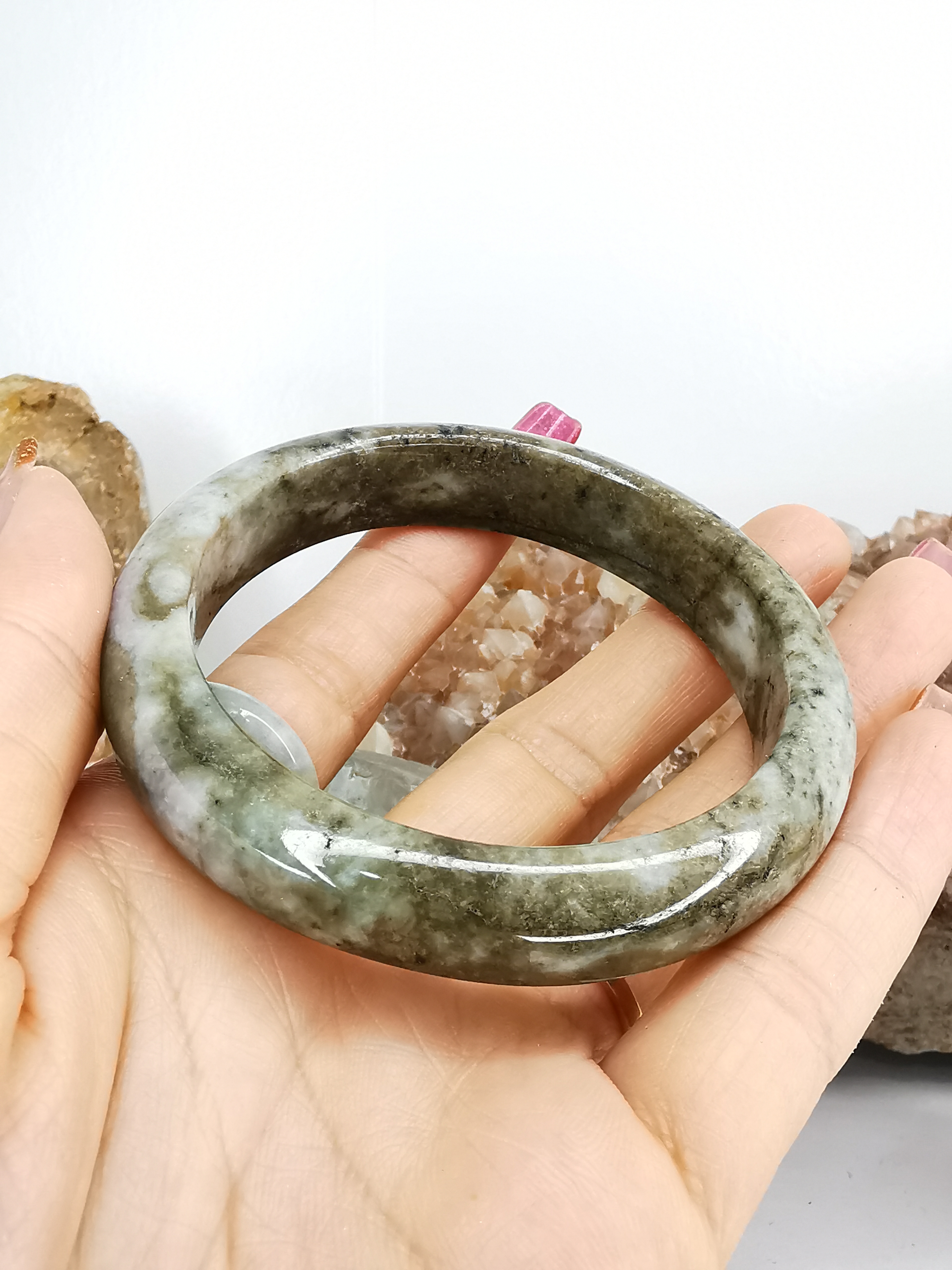Green White Brown Jade Bangle กำไลหยกเจไดต์แท้ Diameter/ เส้นผ่านศูนย์กลางด้านใน 58 mm.