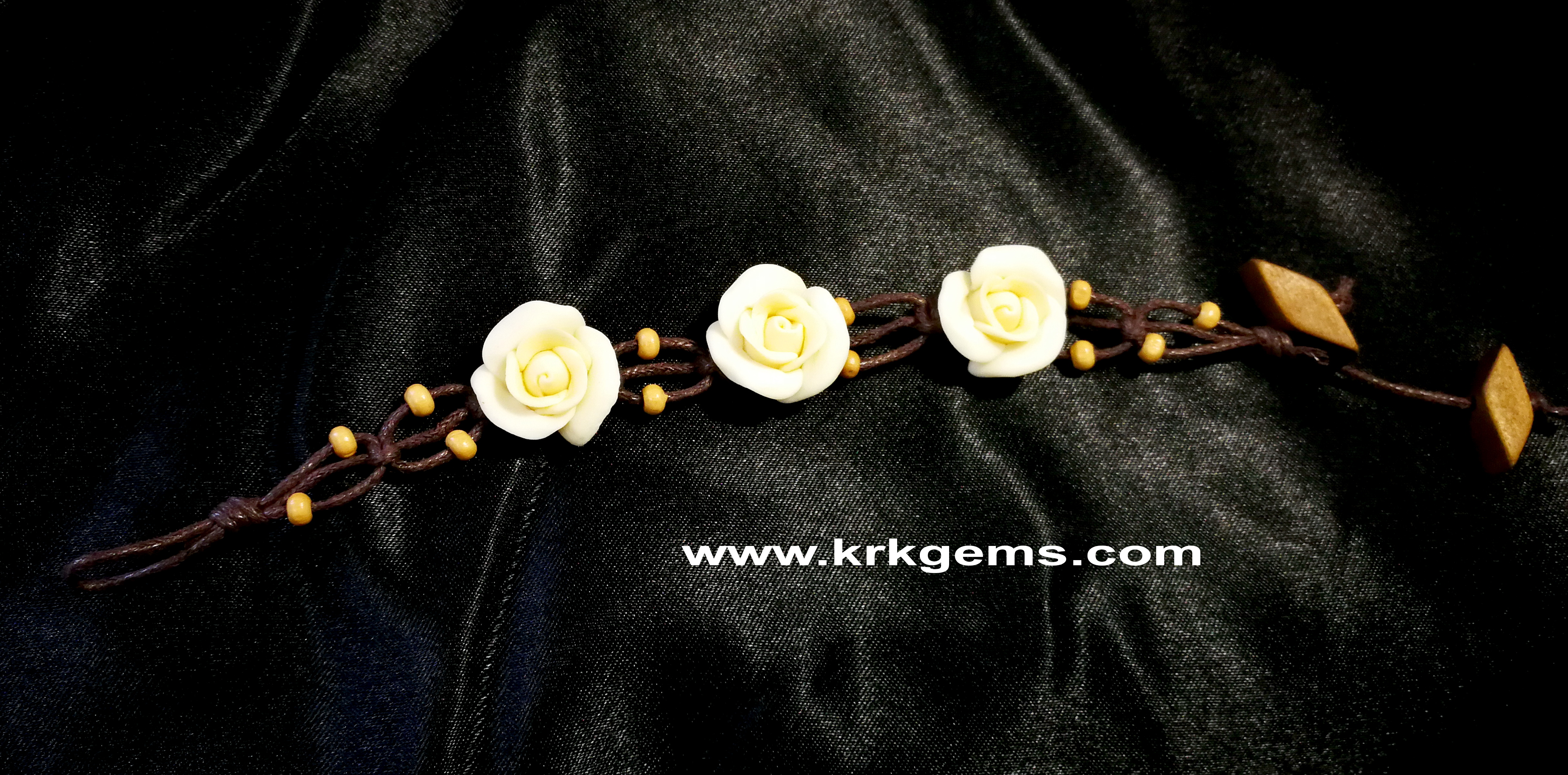 IVORY CREAM 3ROSE HANDMADE CLAY BRACELET