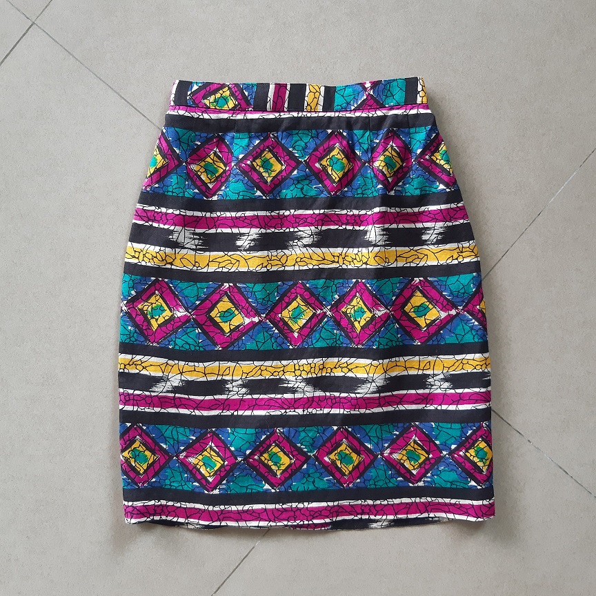 กระโปรงวินเทจลายชนเผ่า งานจากสเปน