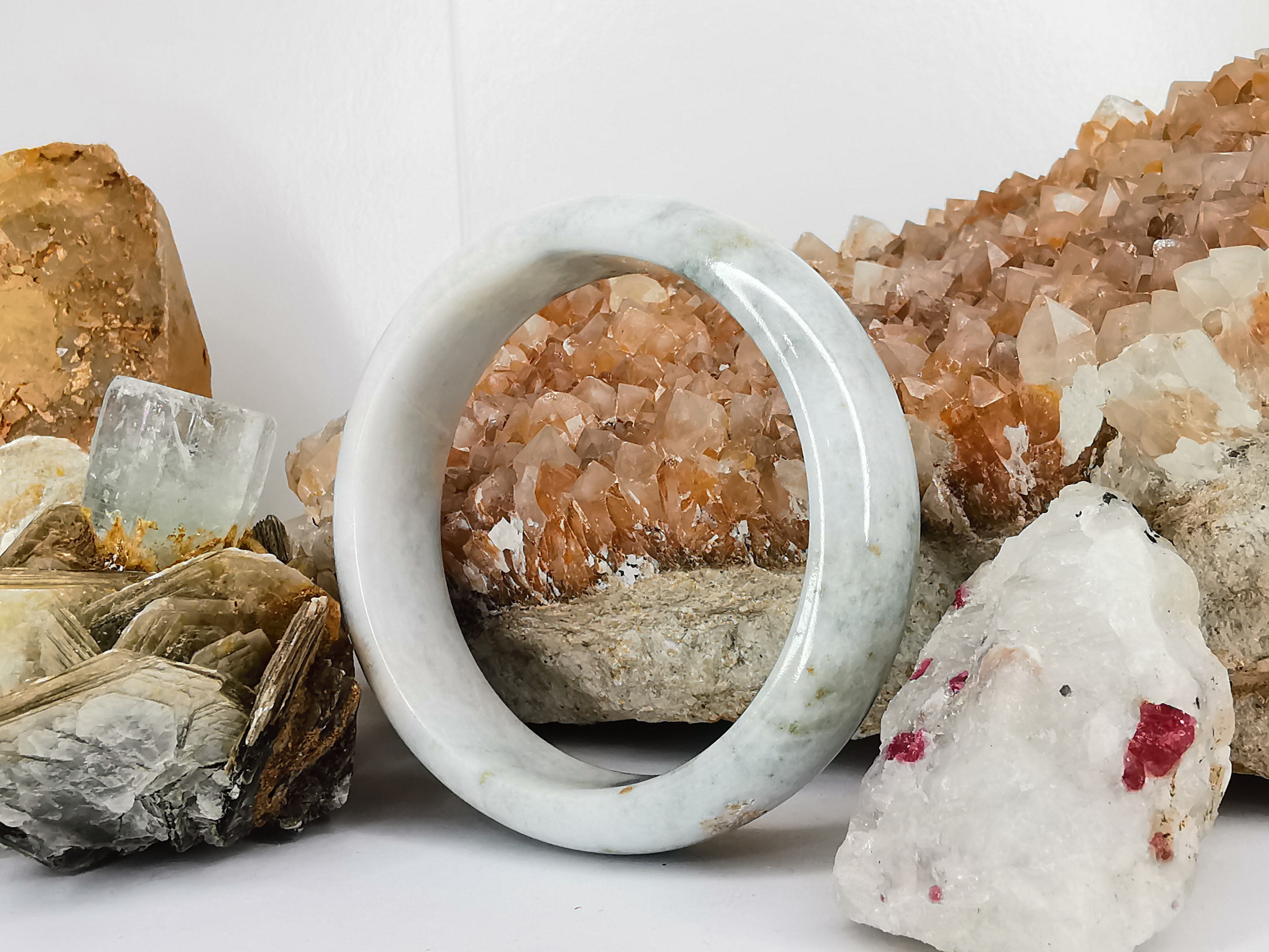 White Green Brown Jade Bangle กำไลหยกเจไดต์แท้ Diameter/ เส้นผ่านศูนย์กลางด้านใน 60 mm.