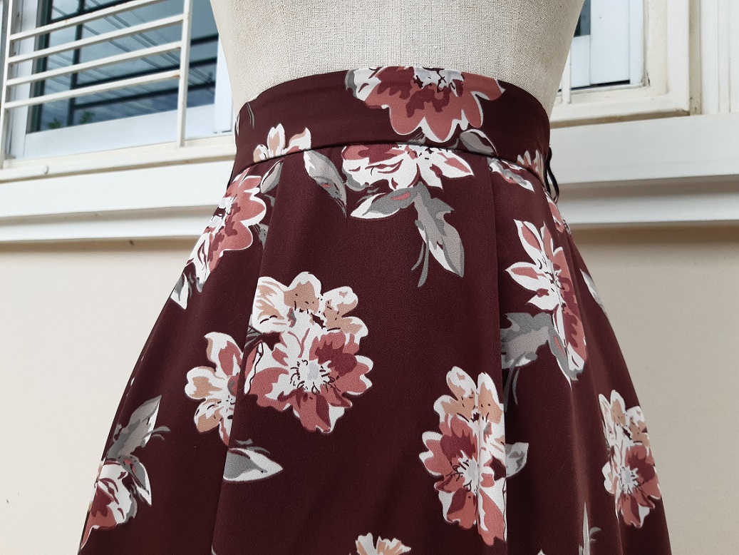 กระโปรงญี่ปุ่นลายดอกไม้สีน้ำตาลอมม่วง